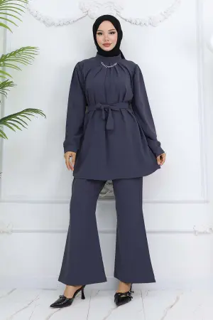 Chain Detailed Hijab Suit