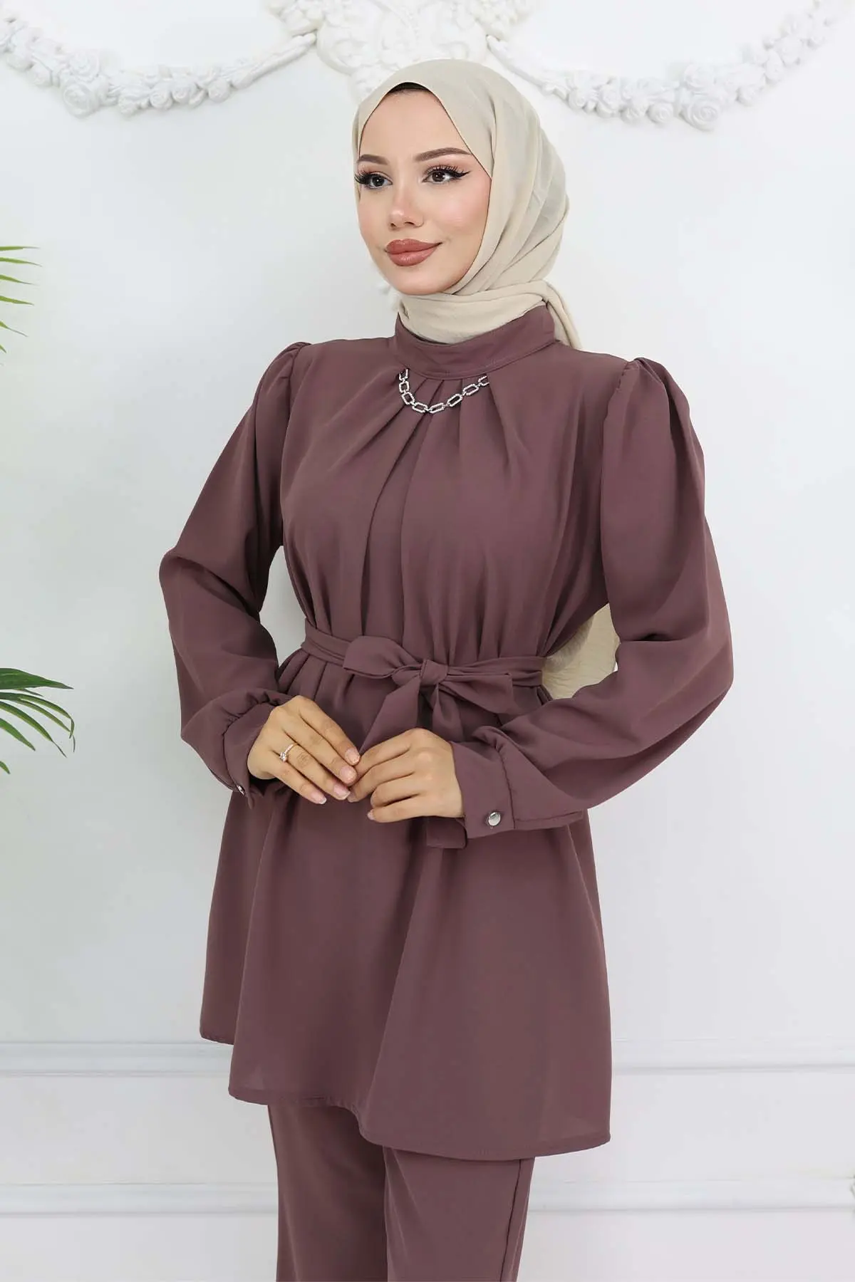 Chain Detailed Hijab Suit-detail