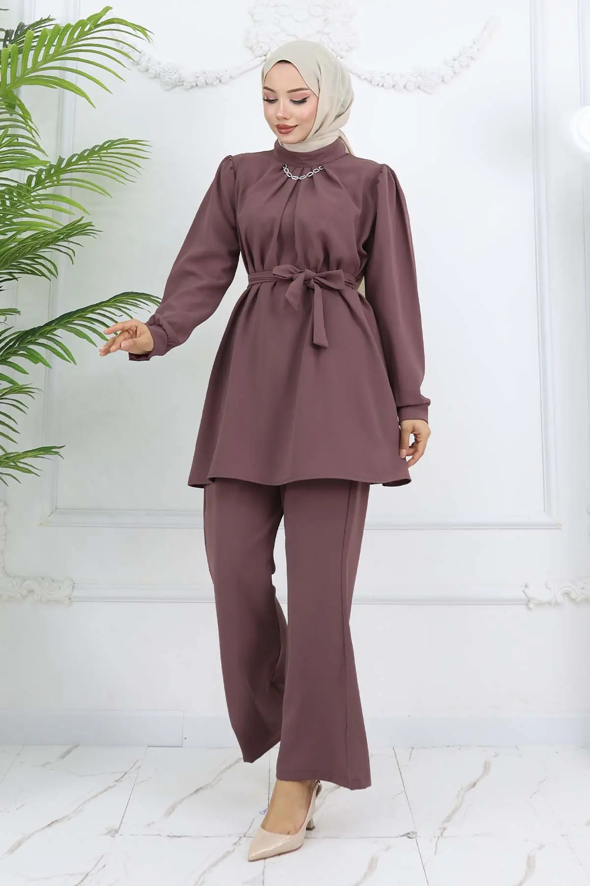 Chain Detailed Hijab Suit-detail