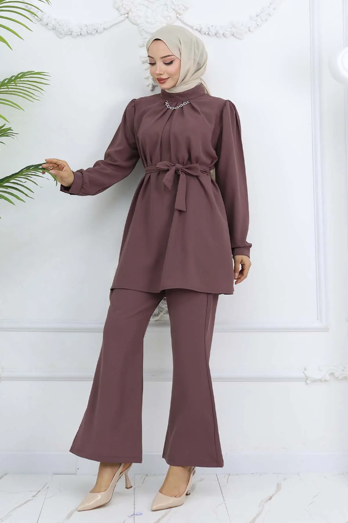 Chain Detailed Hijab Suit-detail