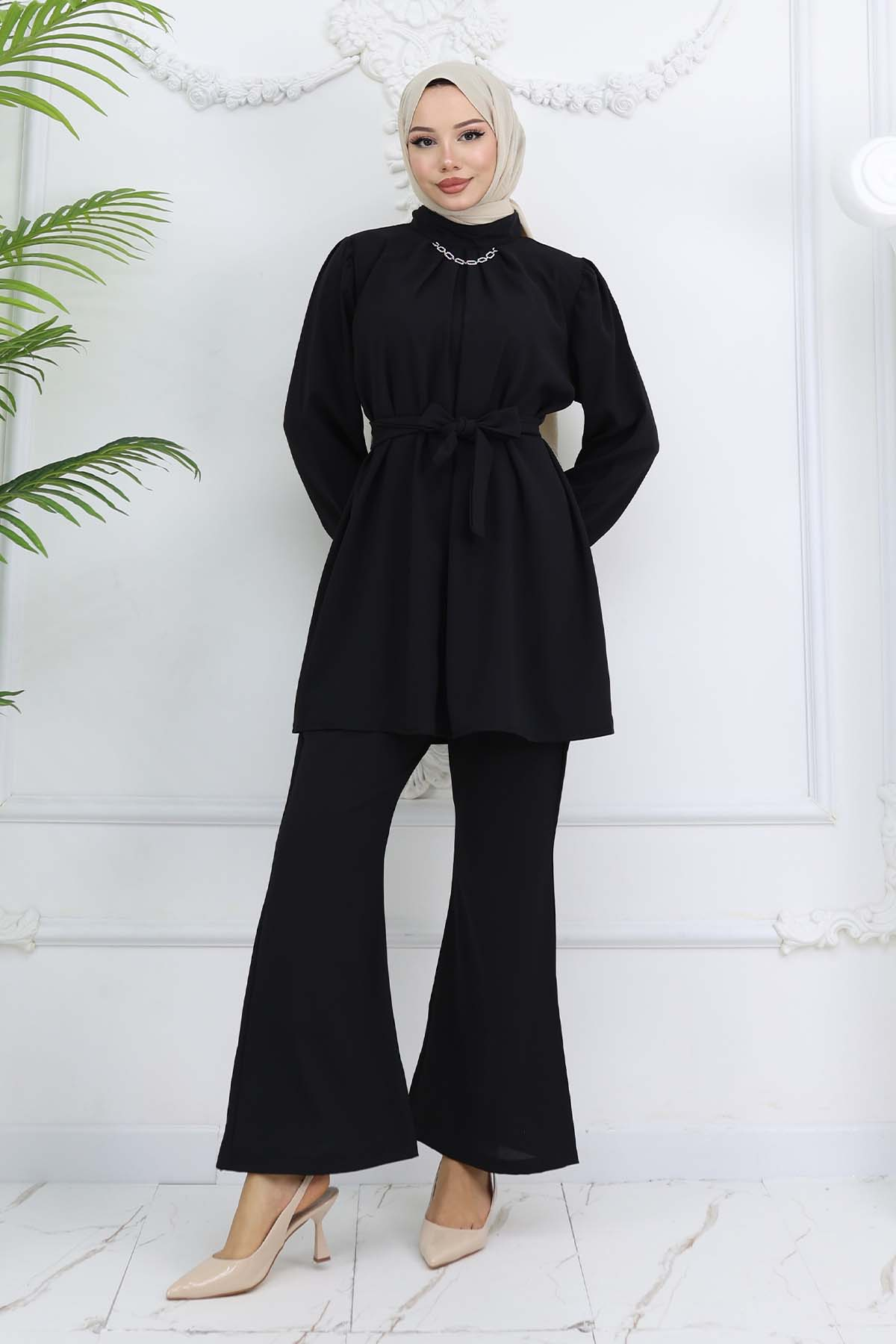 Chain Detailed Hijab Suit