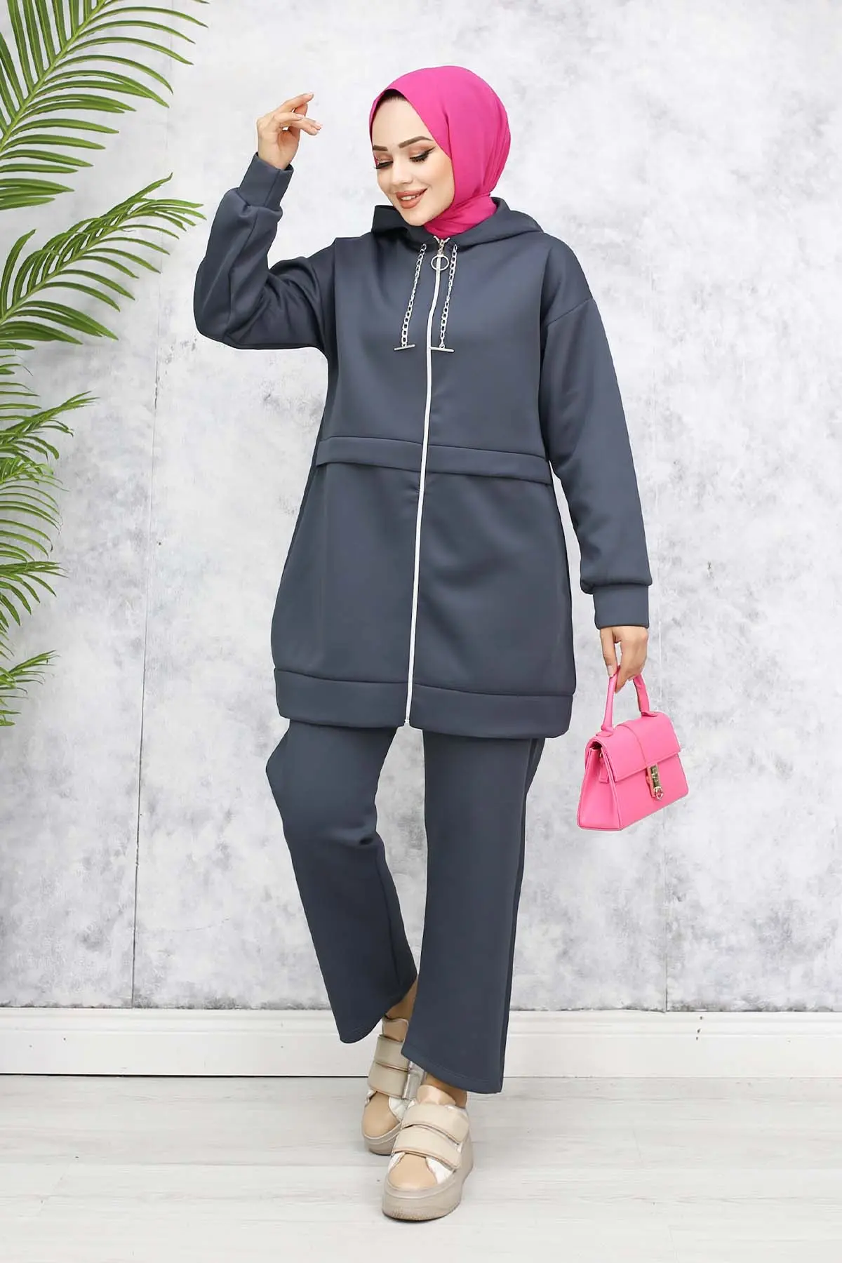 Chain Detailed Scuba Suit-detail