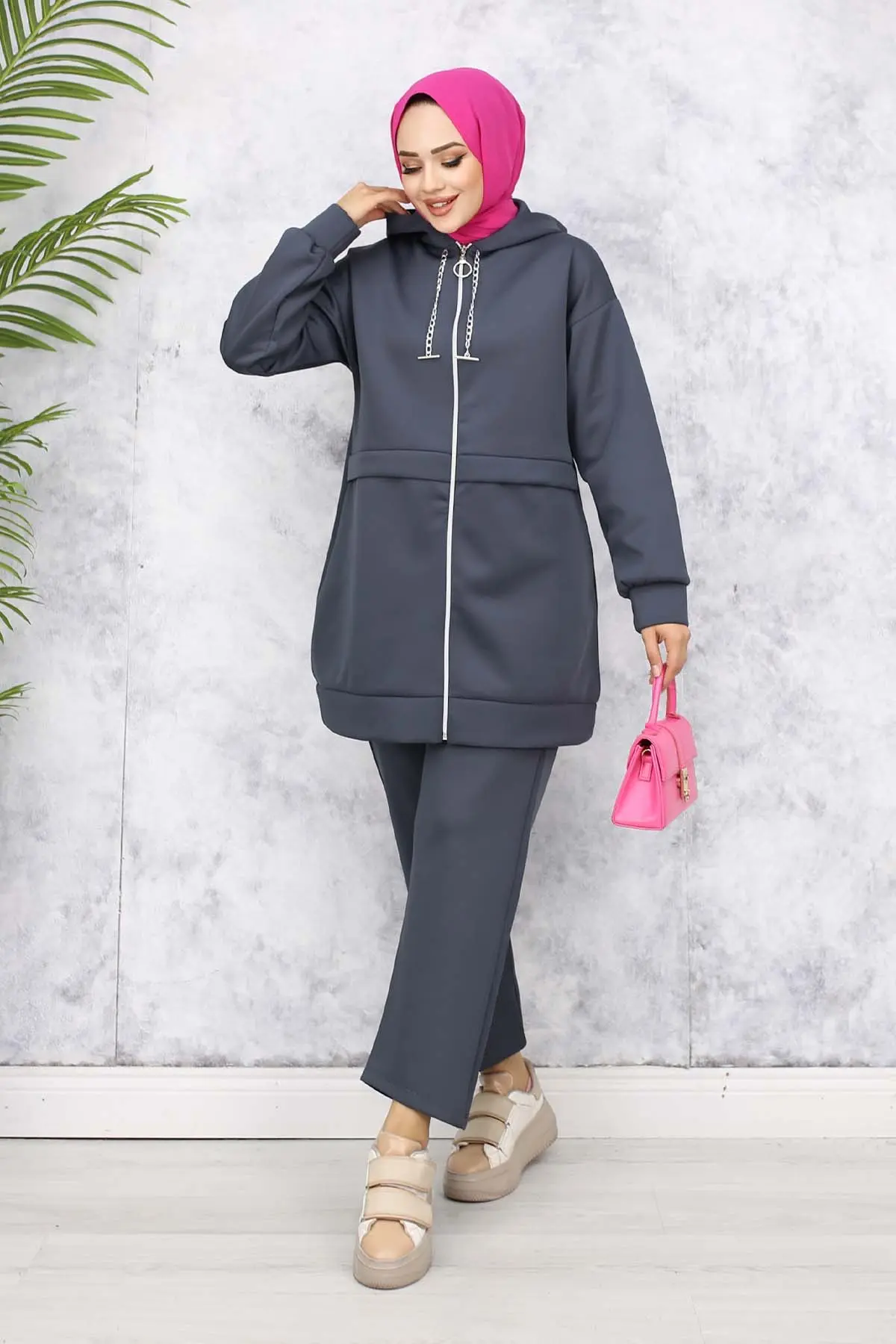 Chain Detailed Scuba Suit-detail