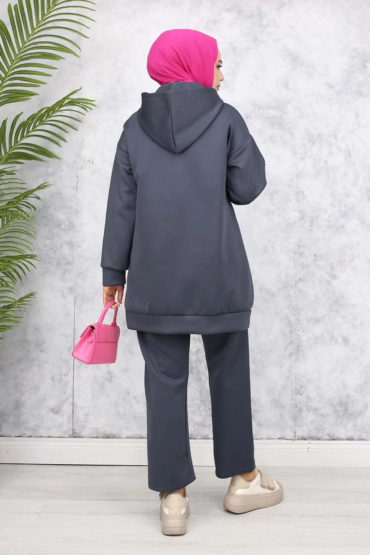 Chain Detailed Scuba Suit-detail