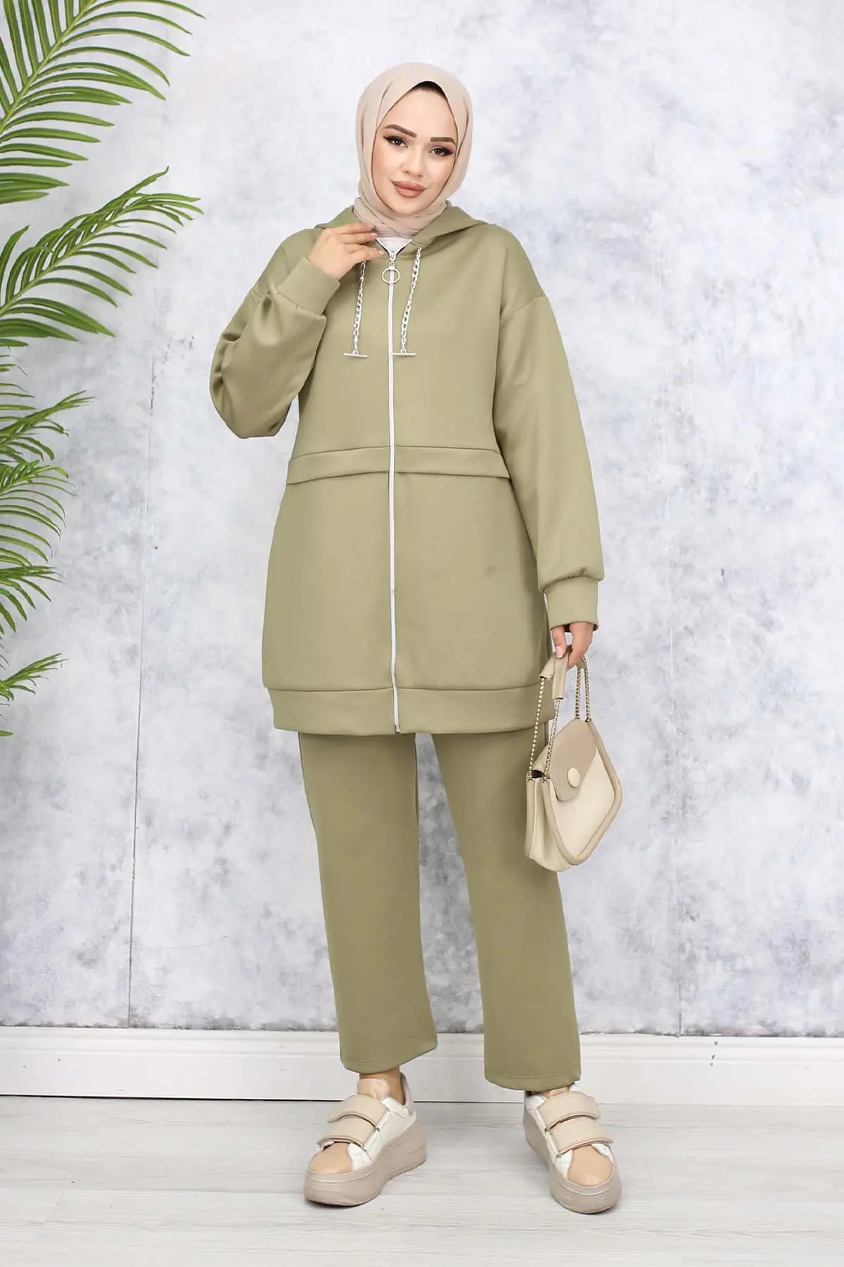 Chain Detailed Scuba Suit-detail