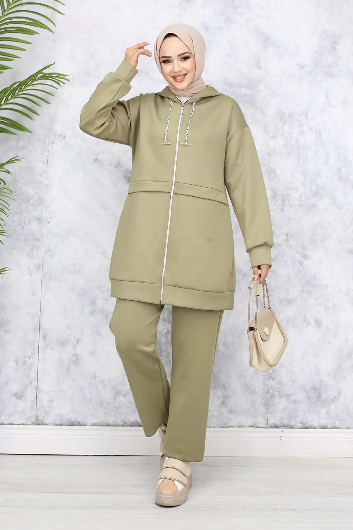 Chain Detailed Scuba Suit-detail