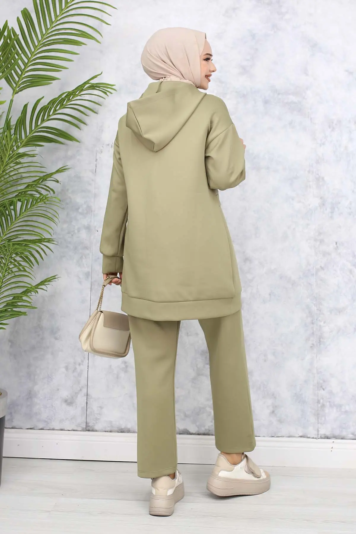 Chain Detailed Scuba Suit-detail