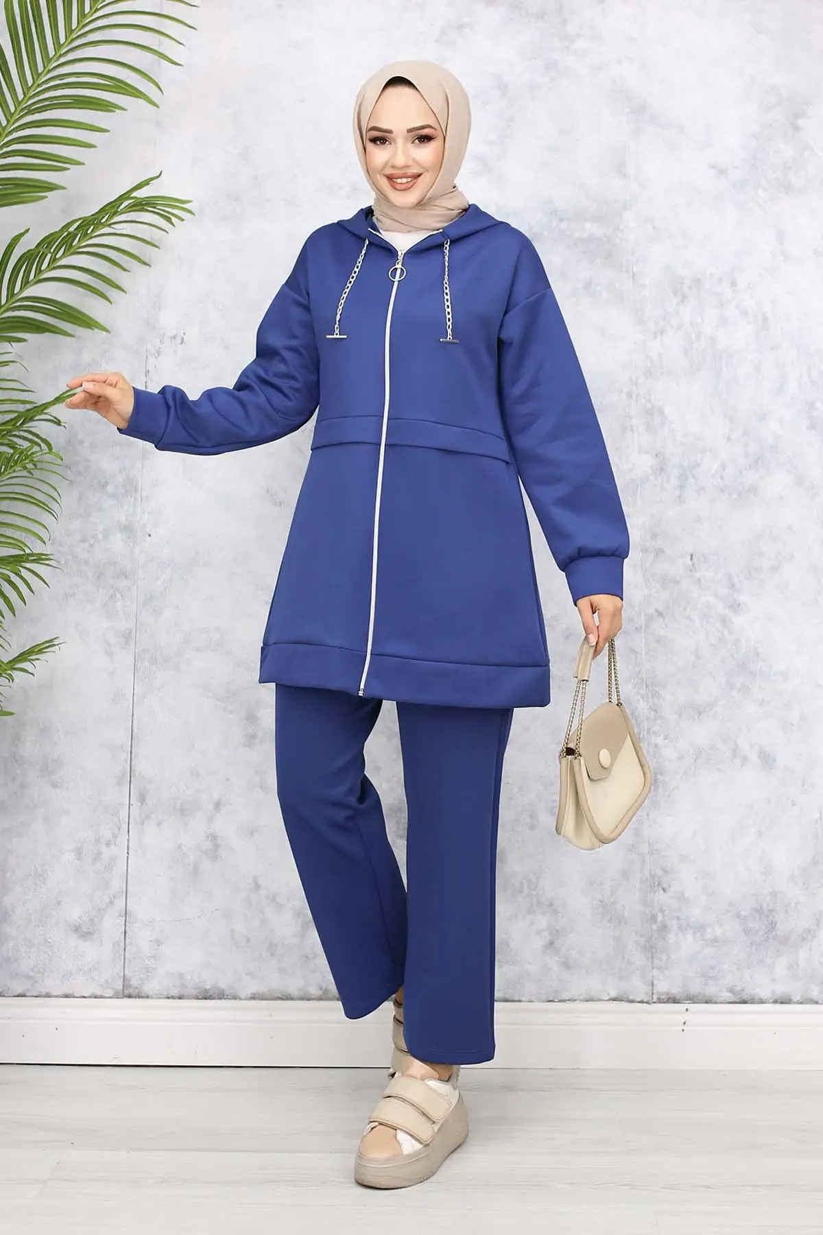 Chain Detailed Scuba Suit-detail