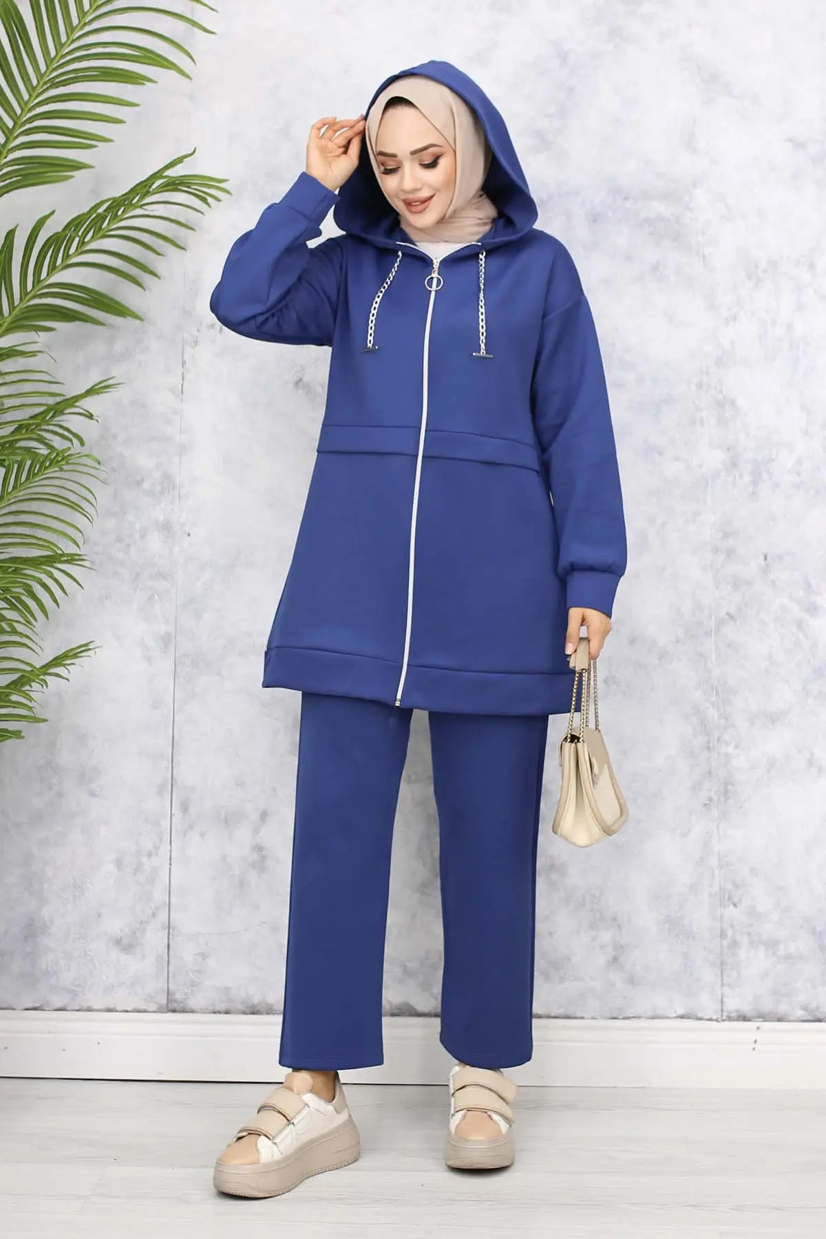 Chain Detailed Scuba Suit-detail