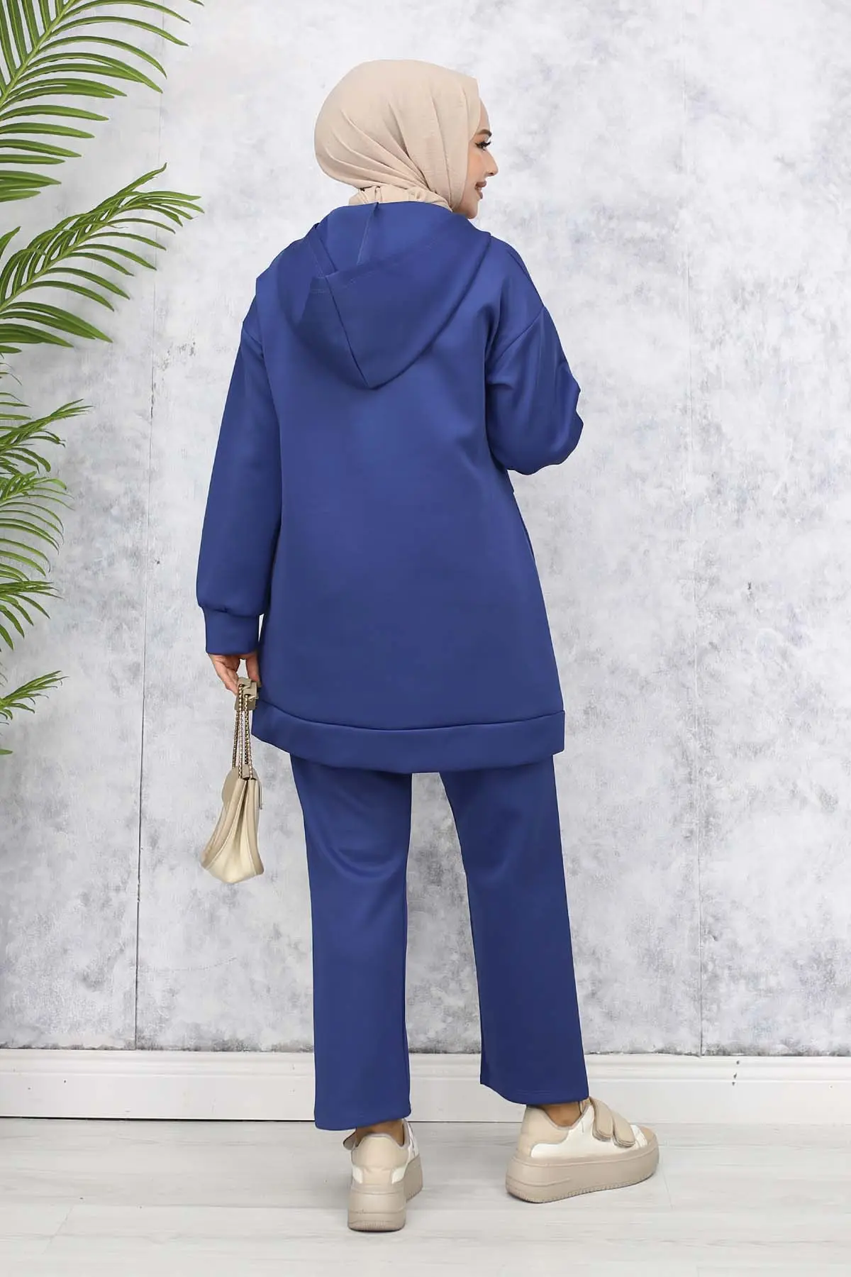 Chain Detailed Scuba Suit-detail