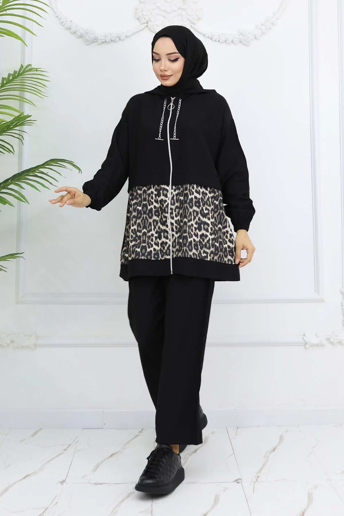 Chain Leopard Patterned Suit-detail