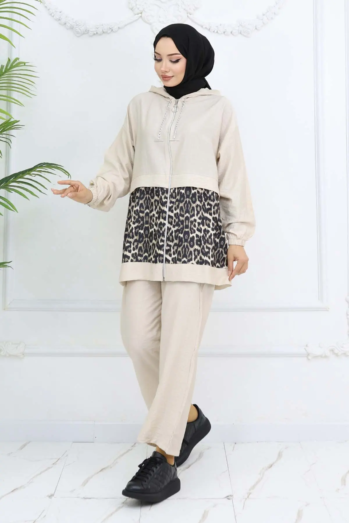 Chain Leopard Patterned Suit-detail