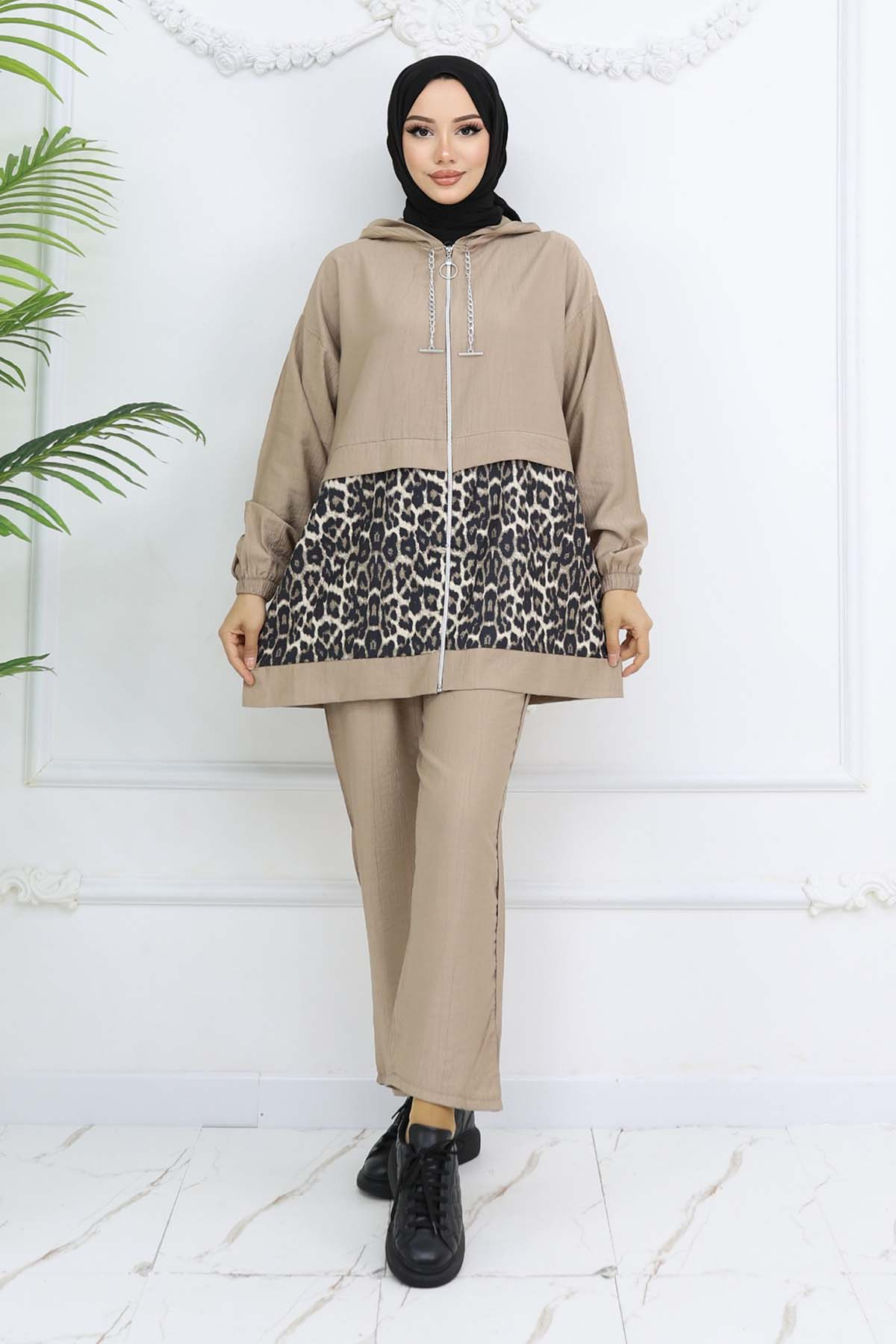 Chain Leopard Patterned Suit