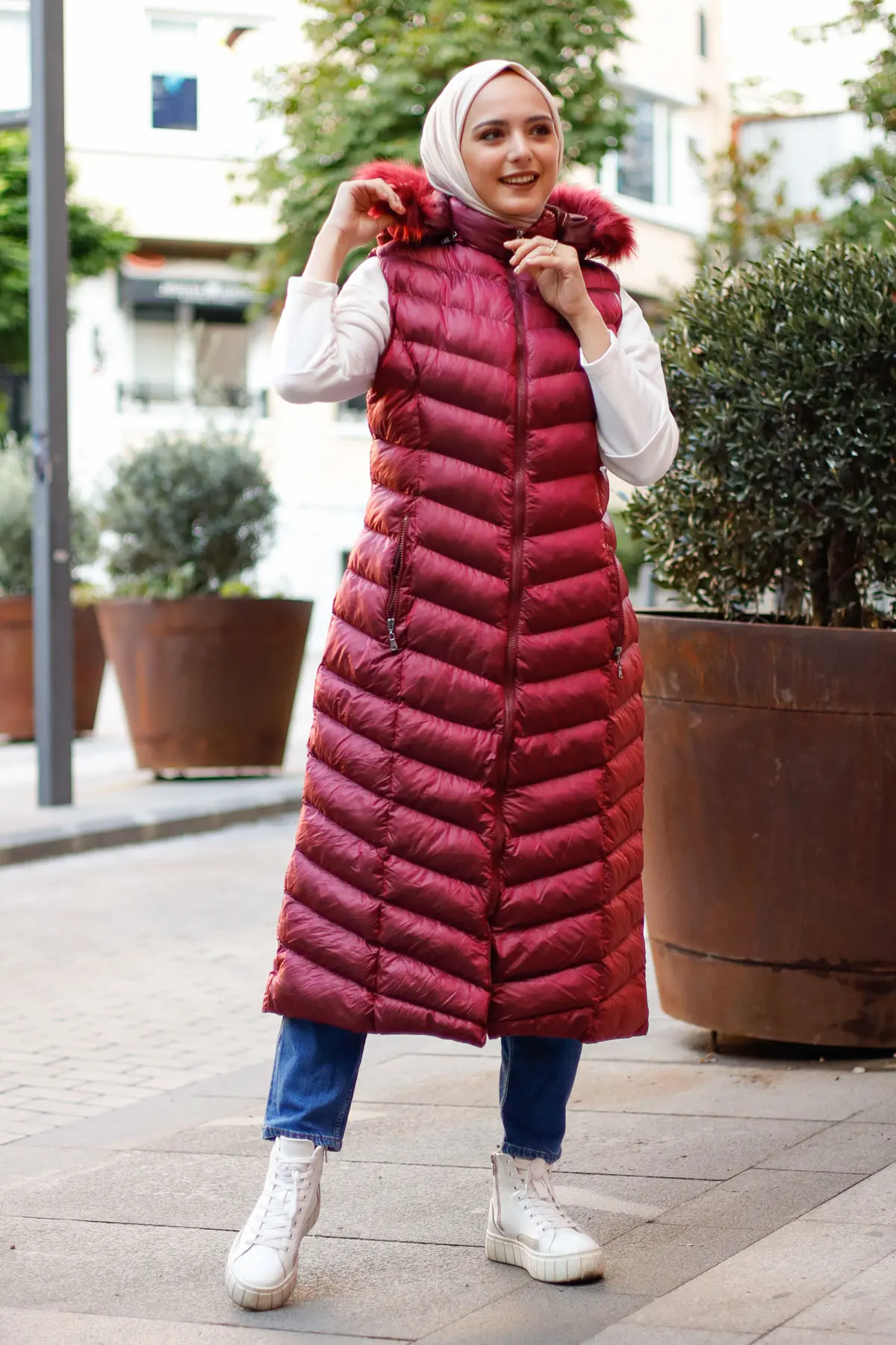 Claret Red Long Collar Fur Filled Vest-detail