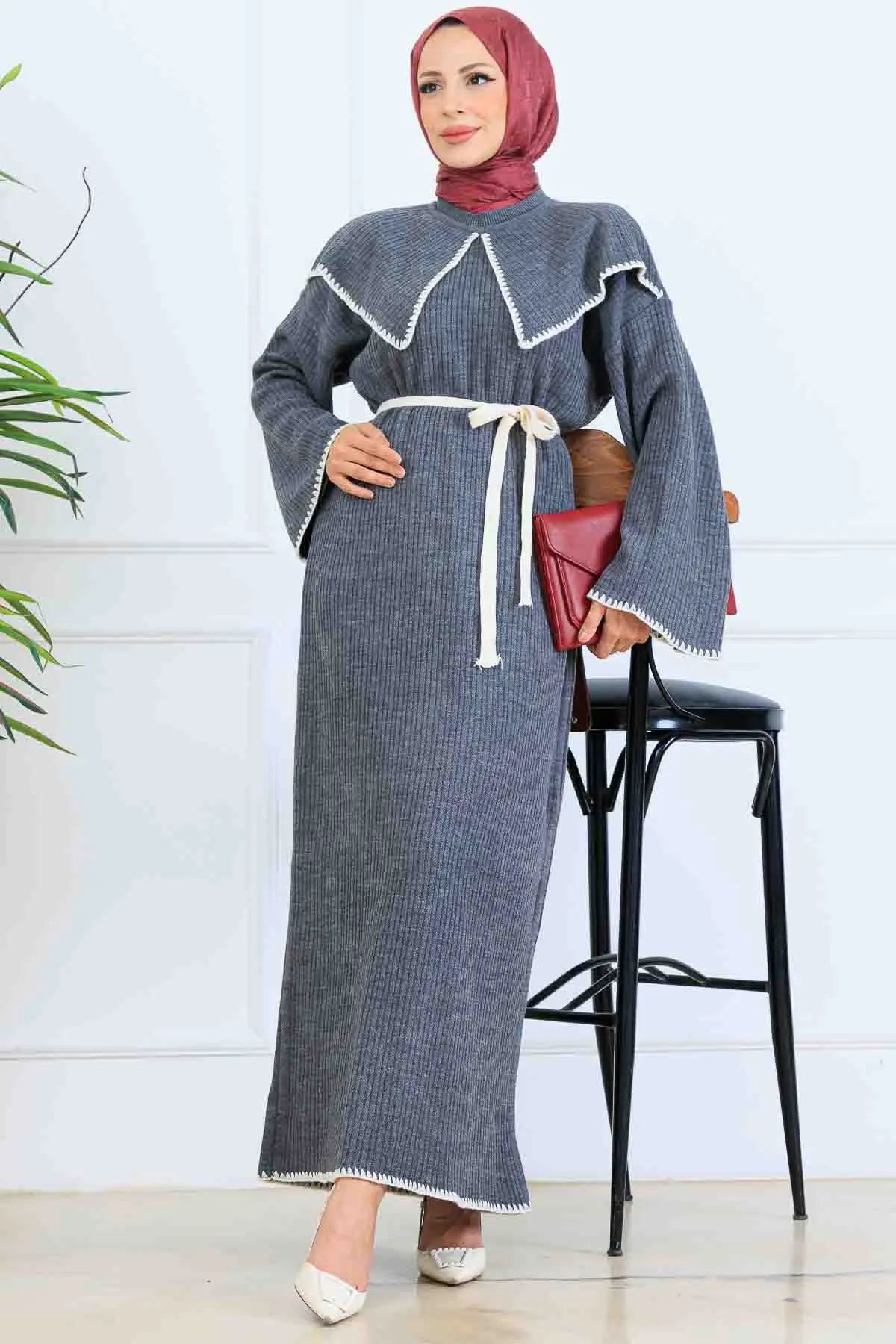 Collar Detailed Knit Dress