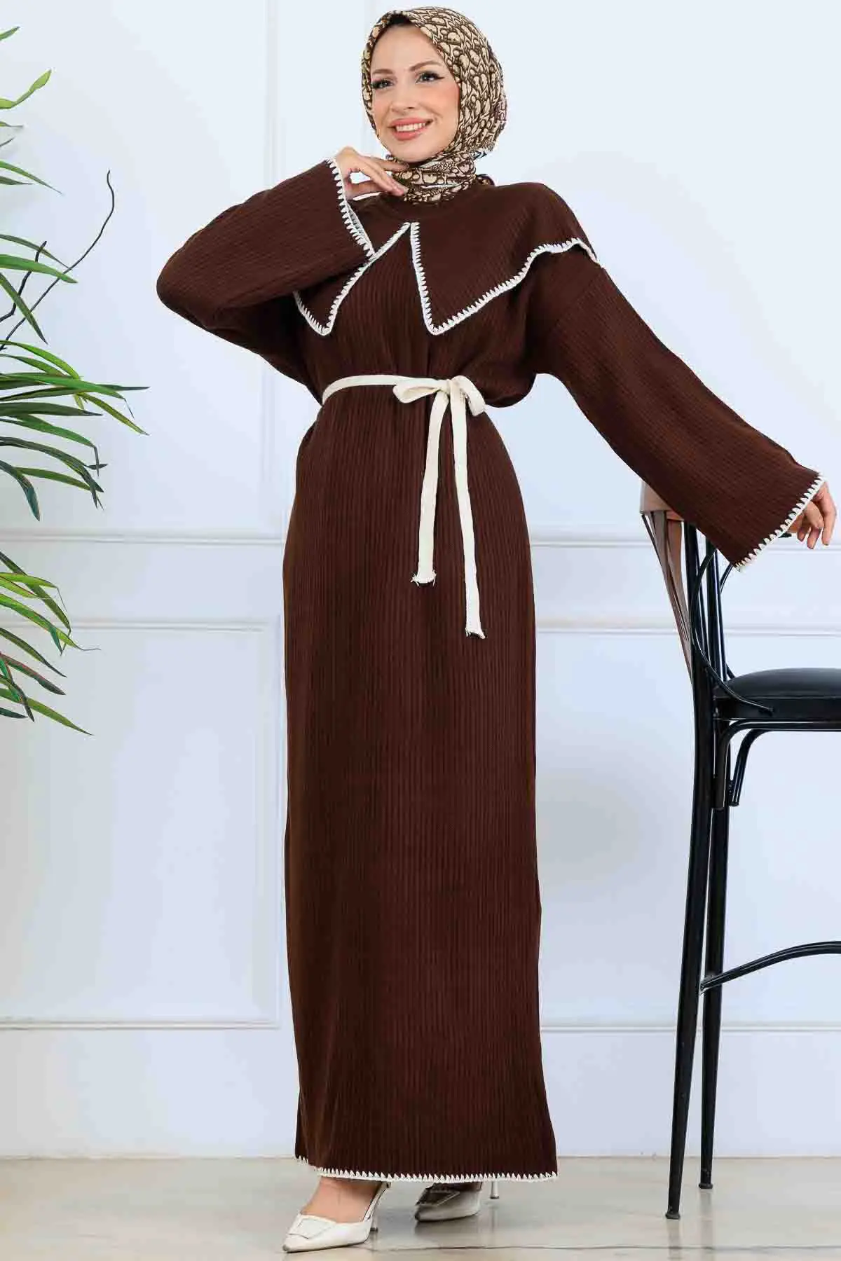 Collar Detailed Knit Dress