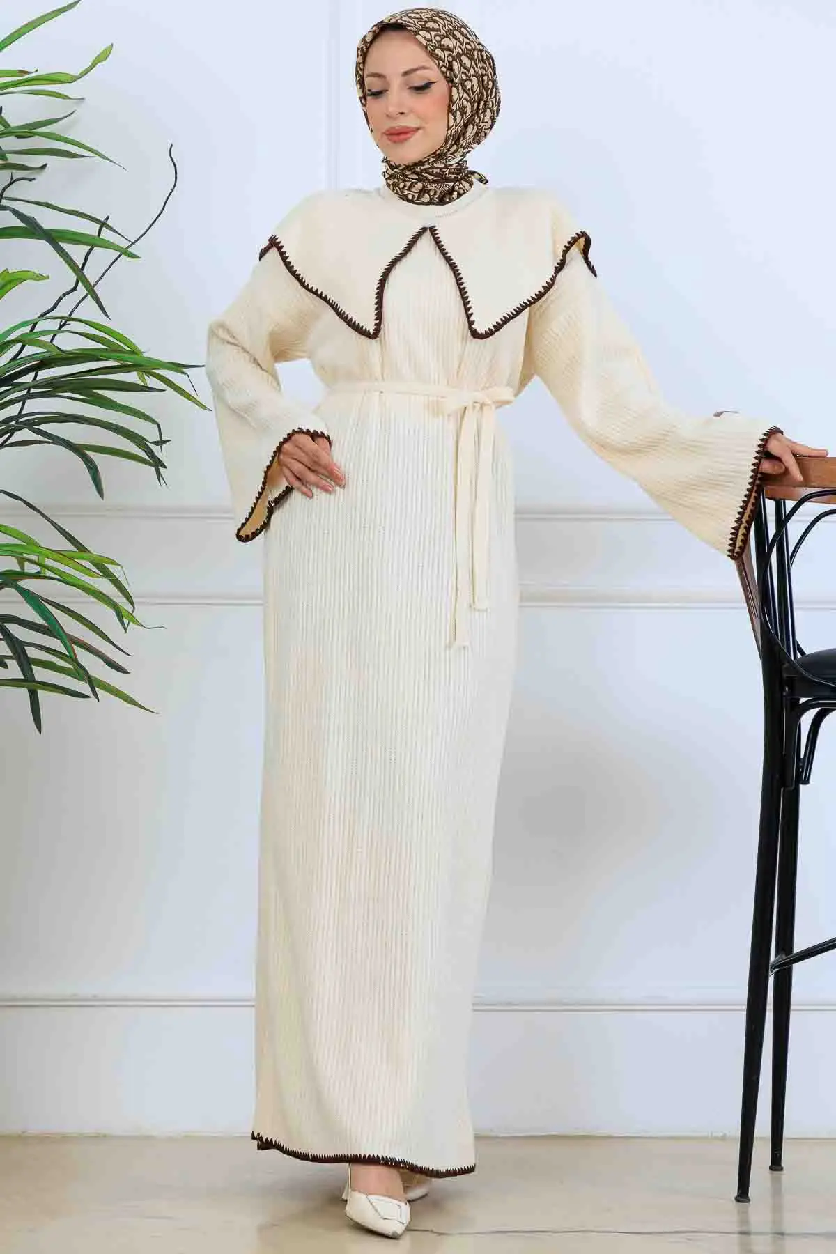 Collar Detailed Knit Dress