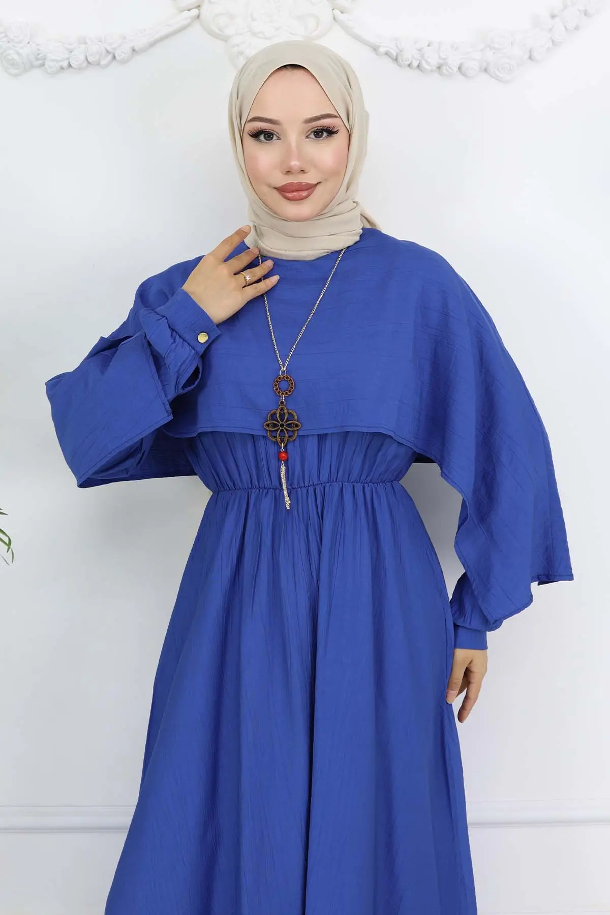 Collar Detailed Necklace Dress-detail