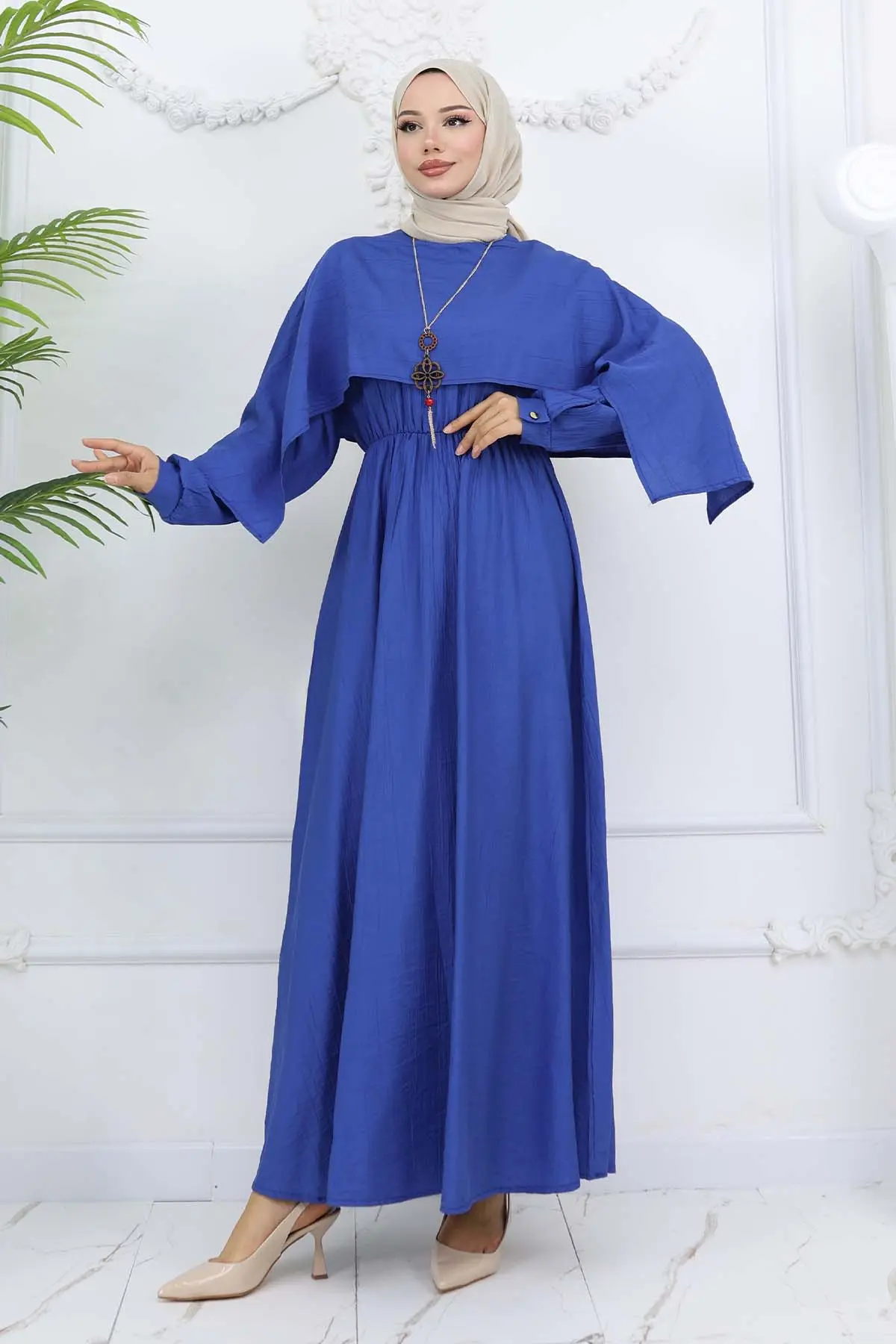 Collar Detailed Necklace Dress-detail