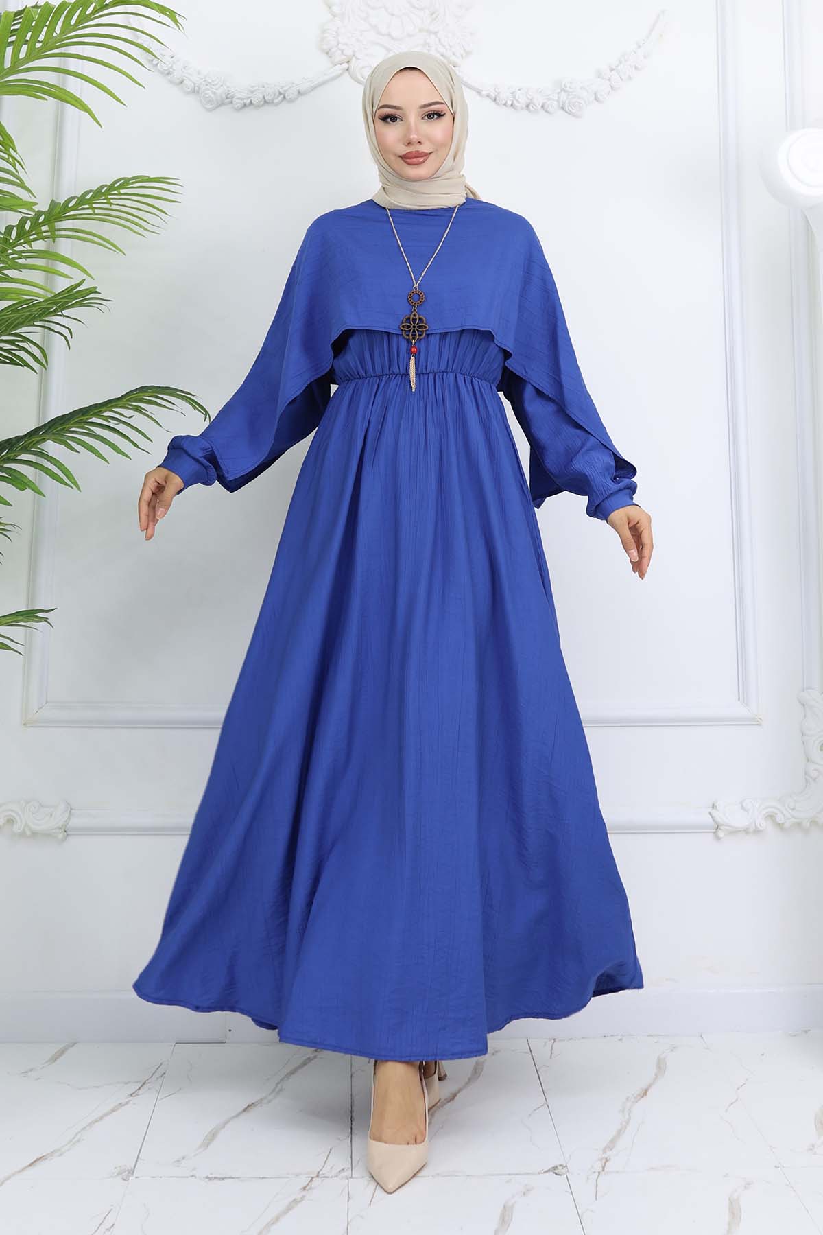 Collar Detailed Necklace Dress