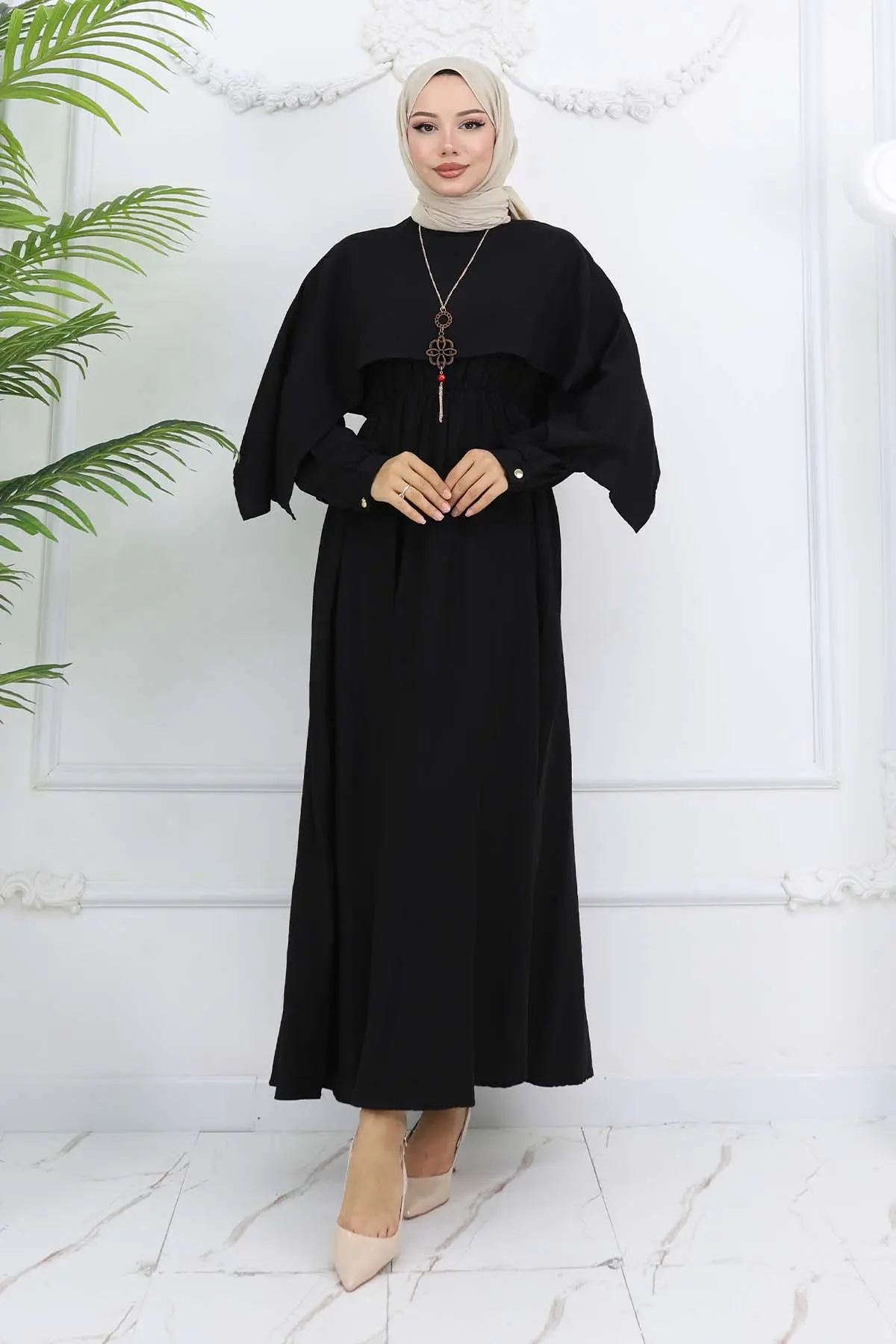 Collar Detailed Necklace Dress