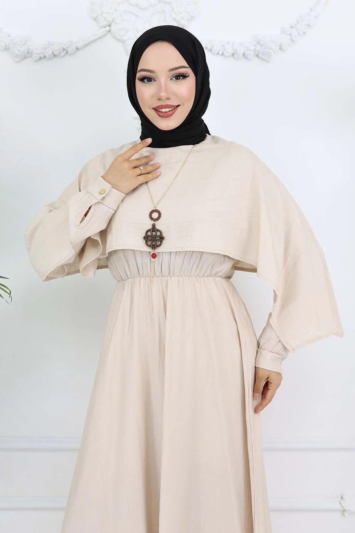 Collar Detailed Necklace Dress-detail