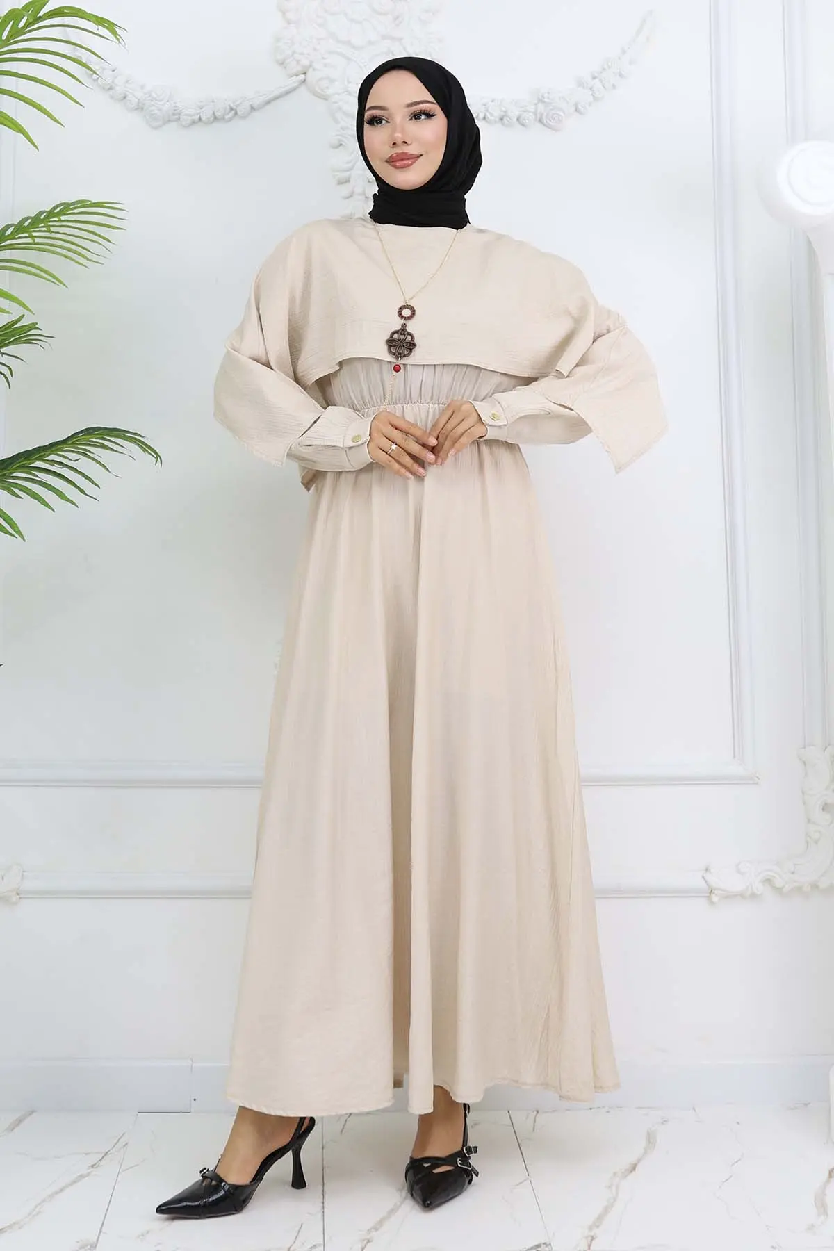 Collar Detailed Necklace Dress-detail