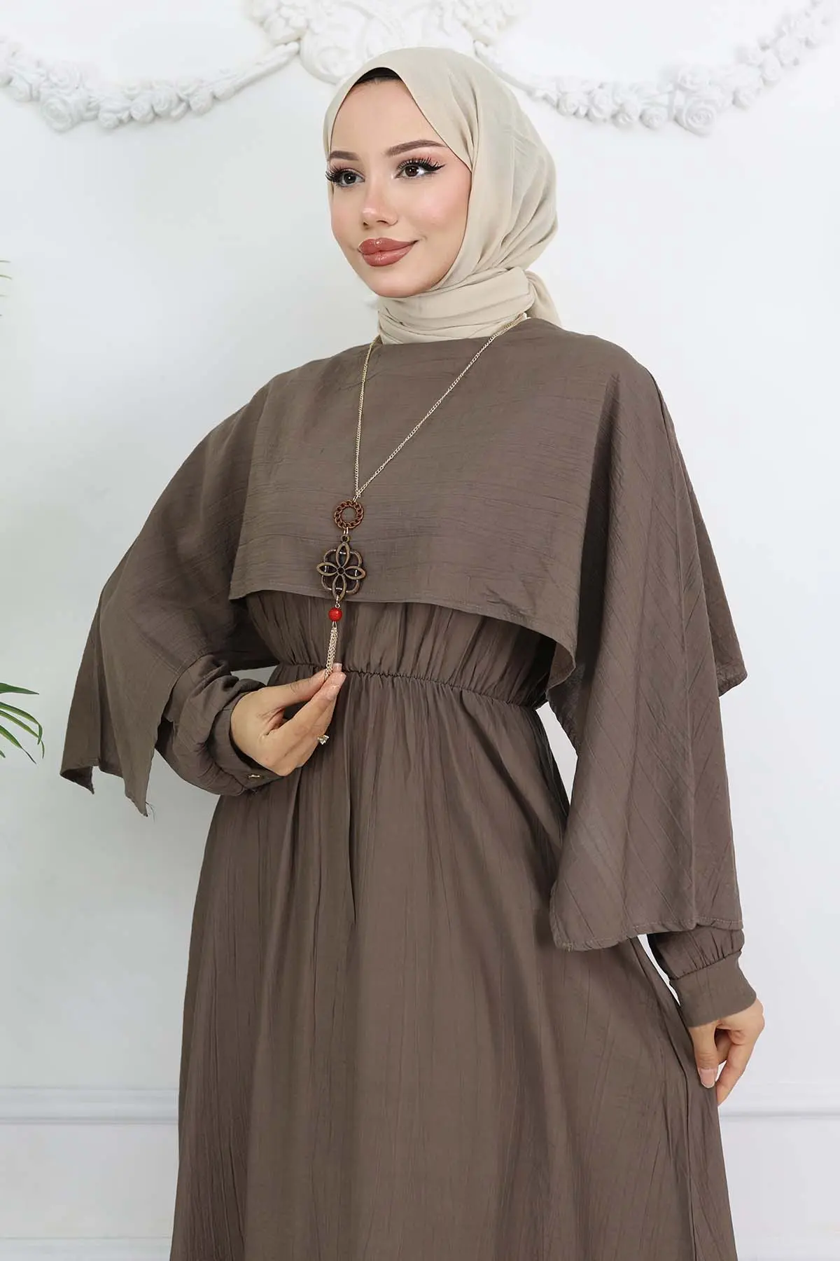 Collar Detailed Necklace Dress-detail