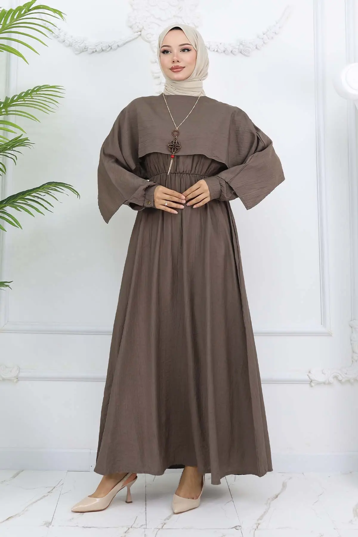 Collar Detailed Necklace Dress-detail