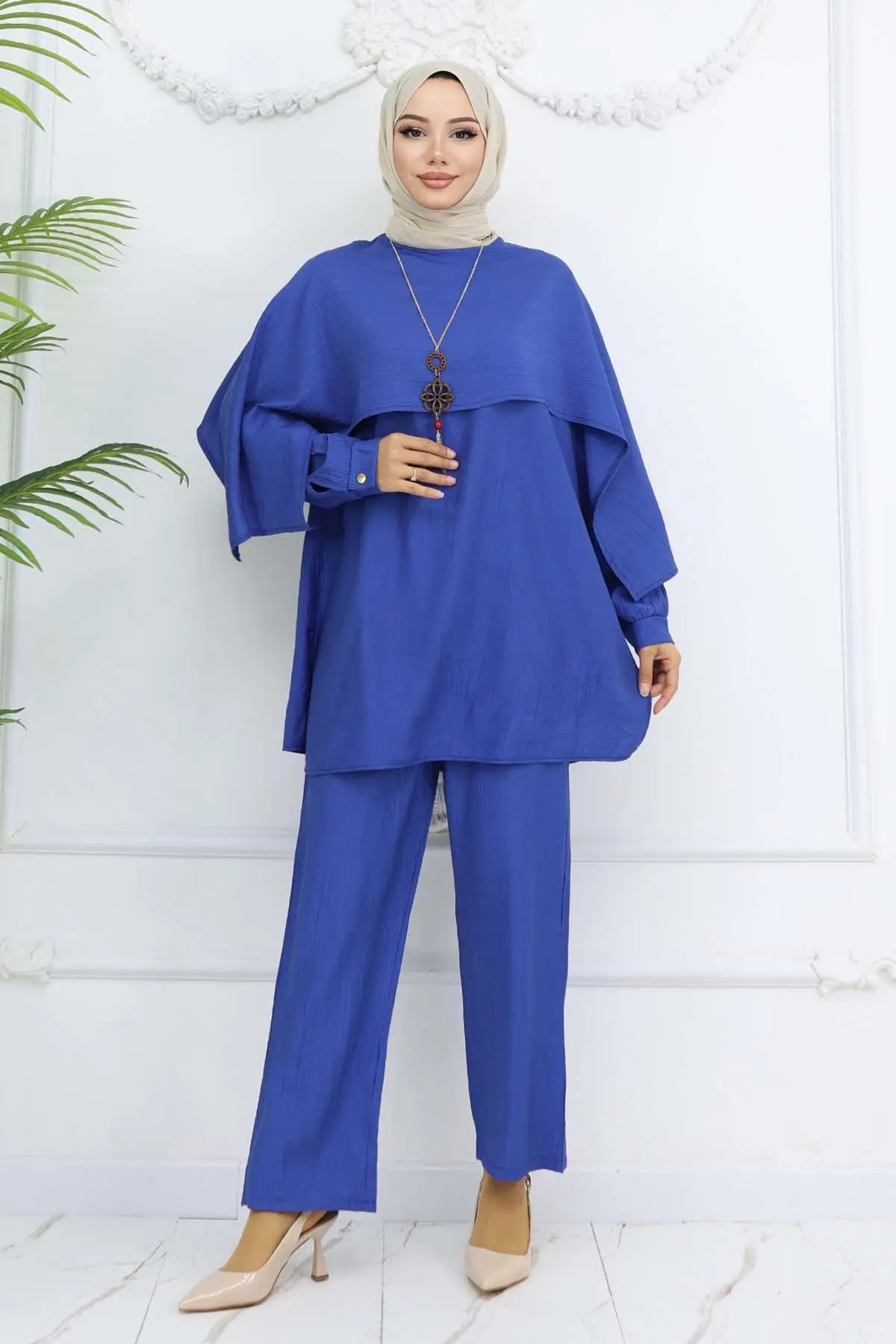 Collar Detailed Necklace Hijab Suit-detail