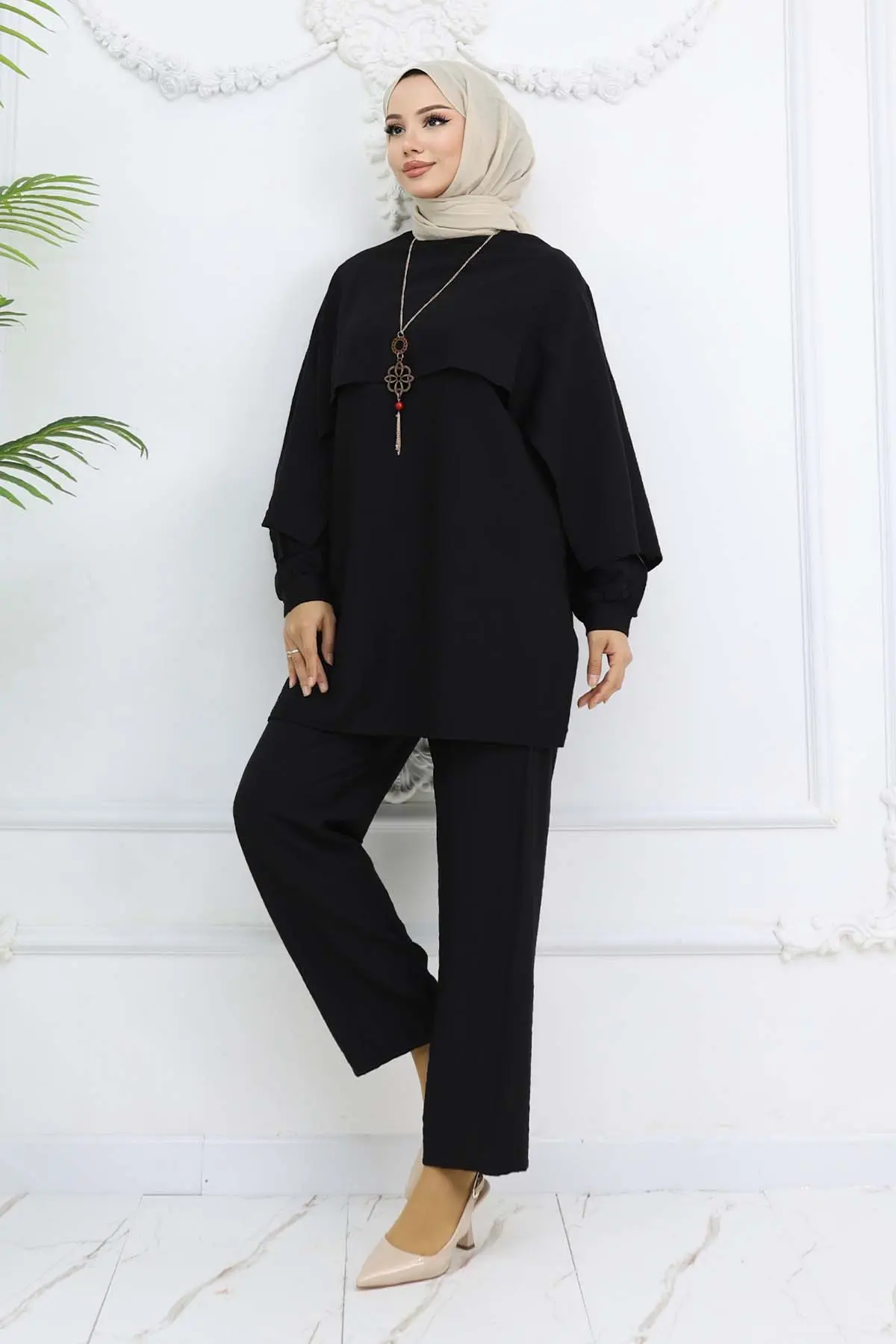 Collar Detailed Necklace Hijab Suit-detail