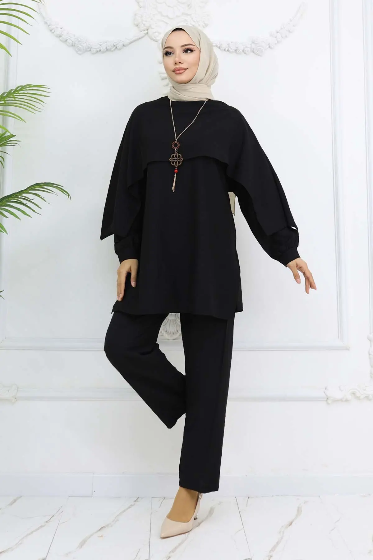 Collar Detailed Necklace Hijab Suit-detail