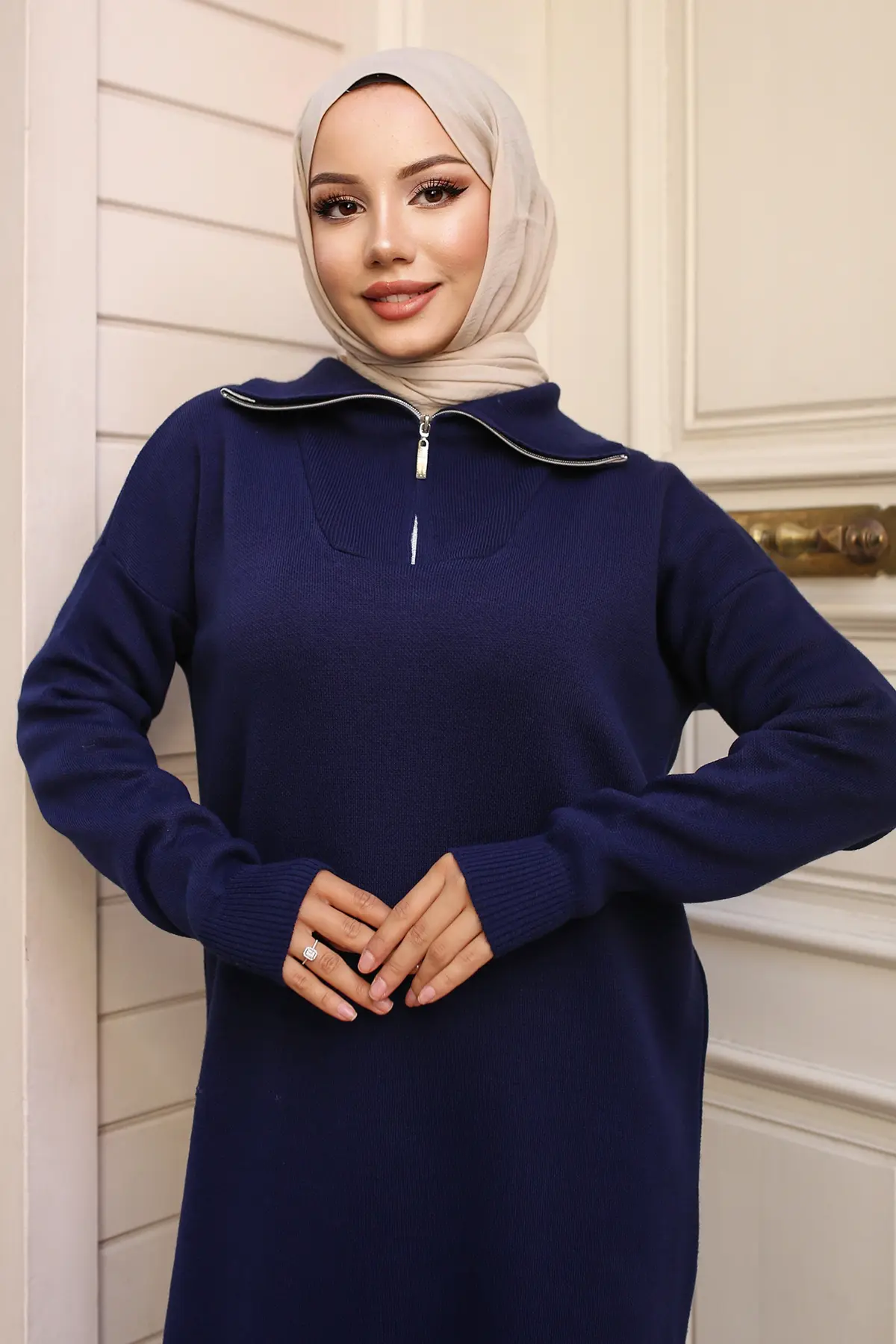 Collar Zippered Sweater Dress-detail