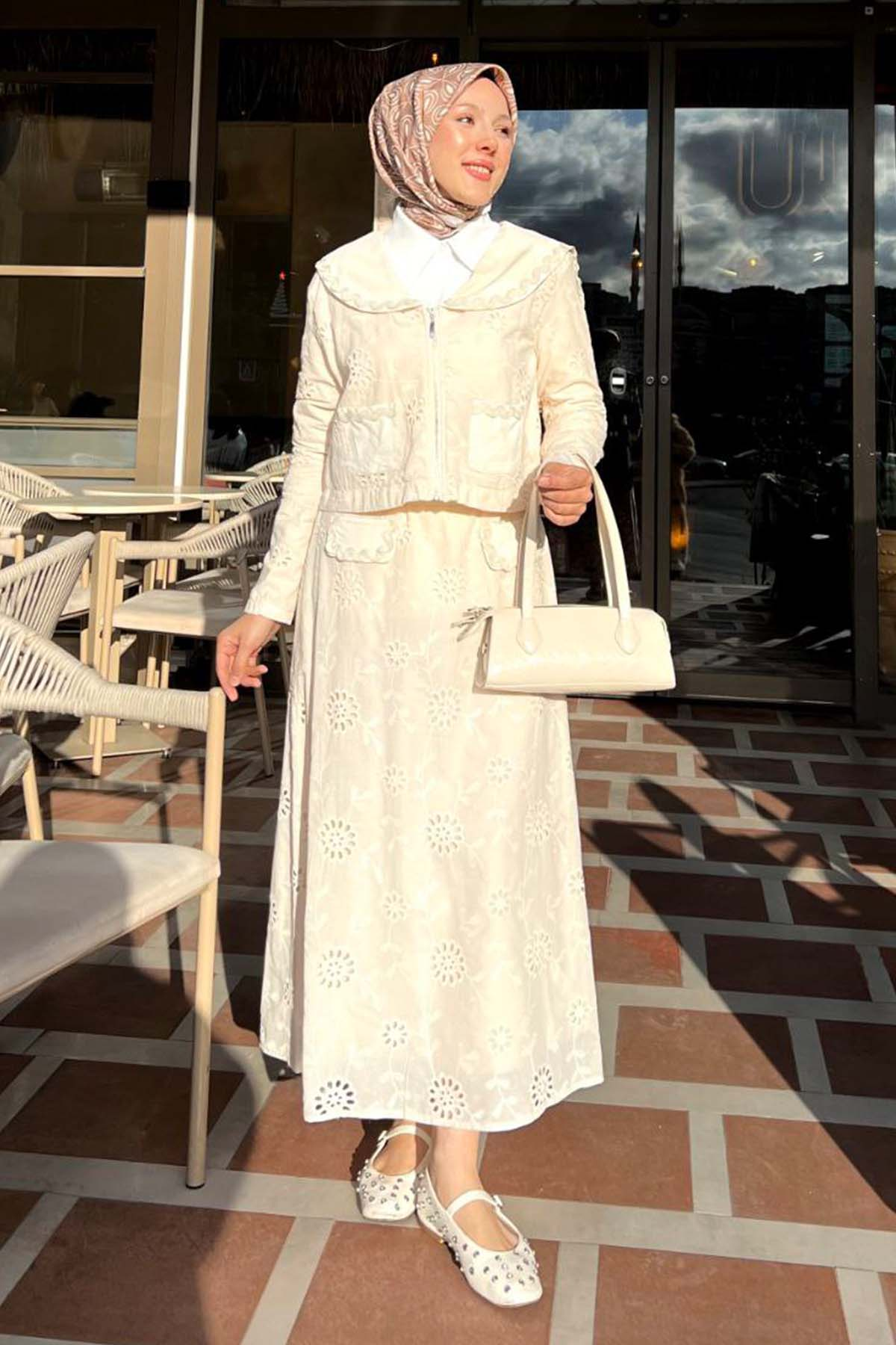 Collared Embroidered Suit