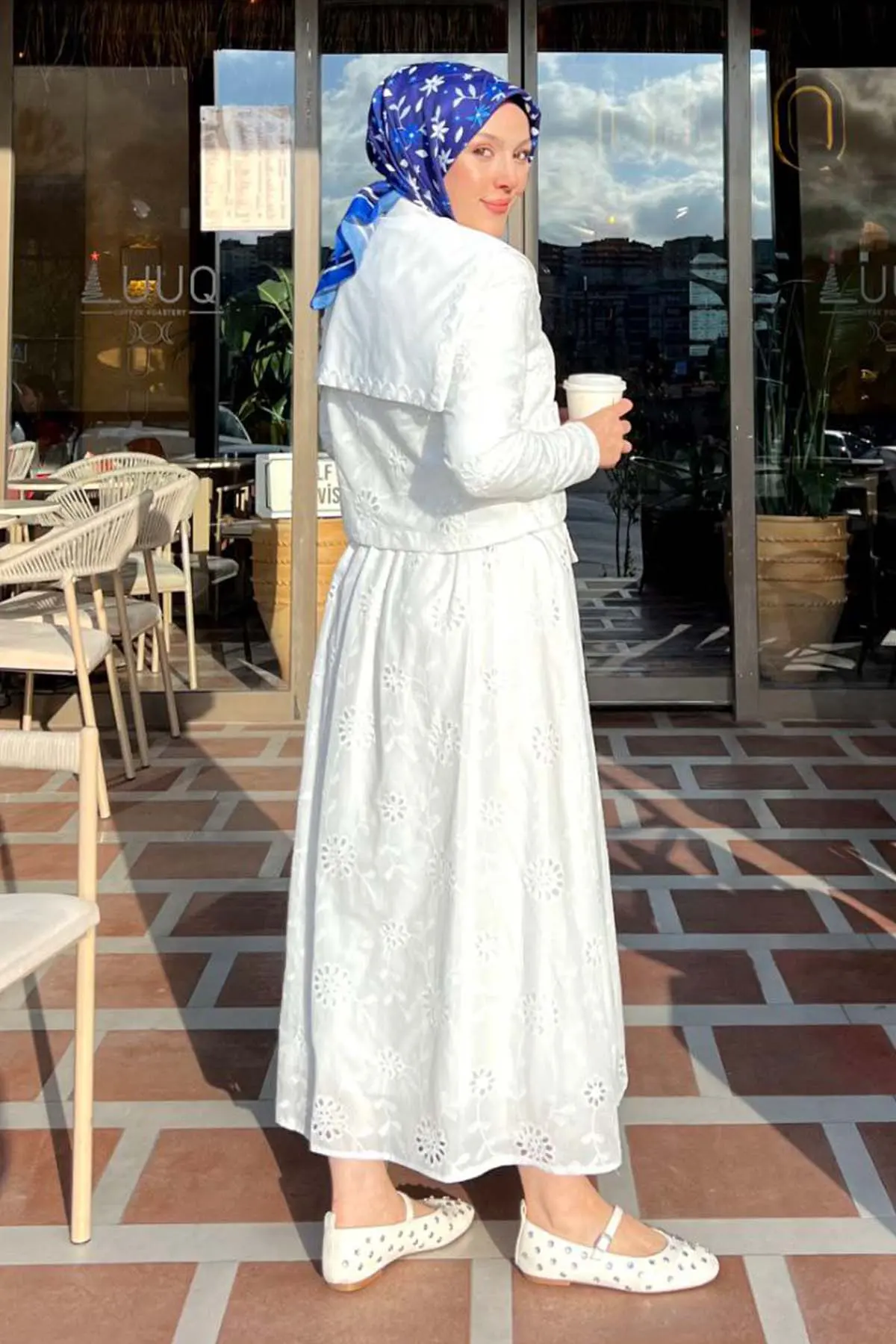 Collared Embroidered Suit-detail