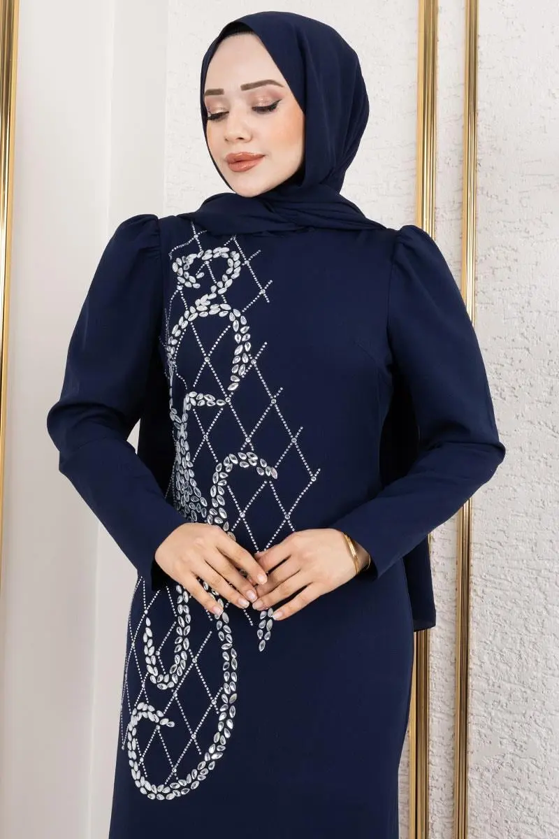 Crepe Evening Dress With Stone Embroidery On The Front-detail