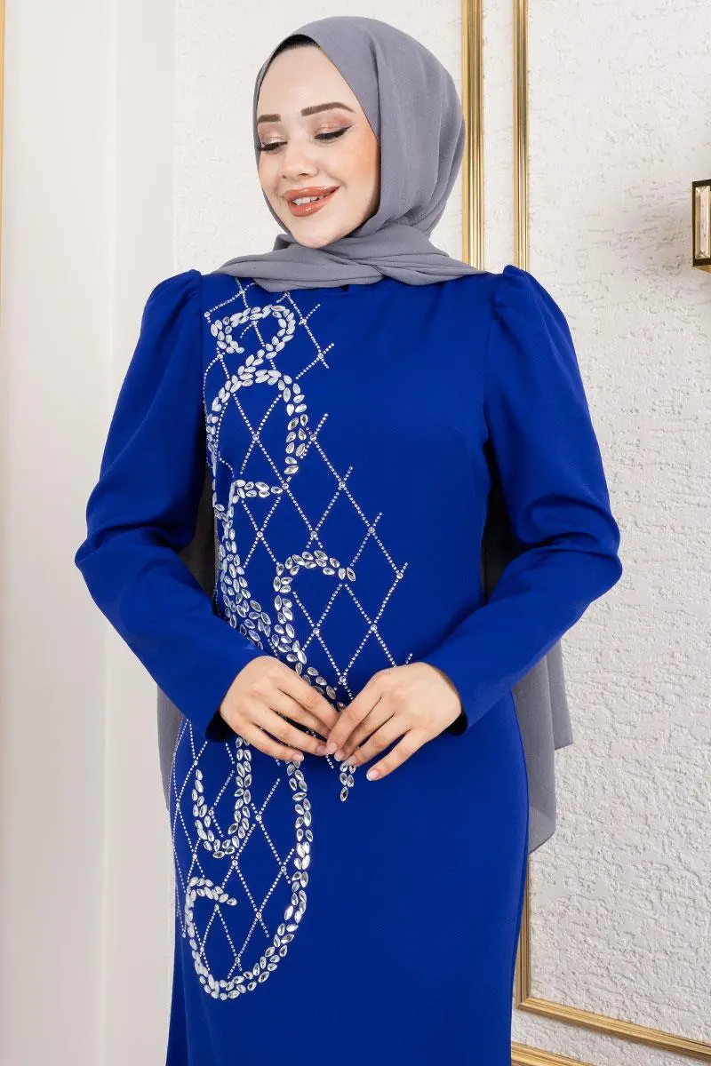 Crepe Evening Dress With Stone Embroidery On The Front-detail