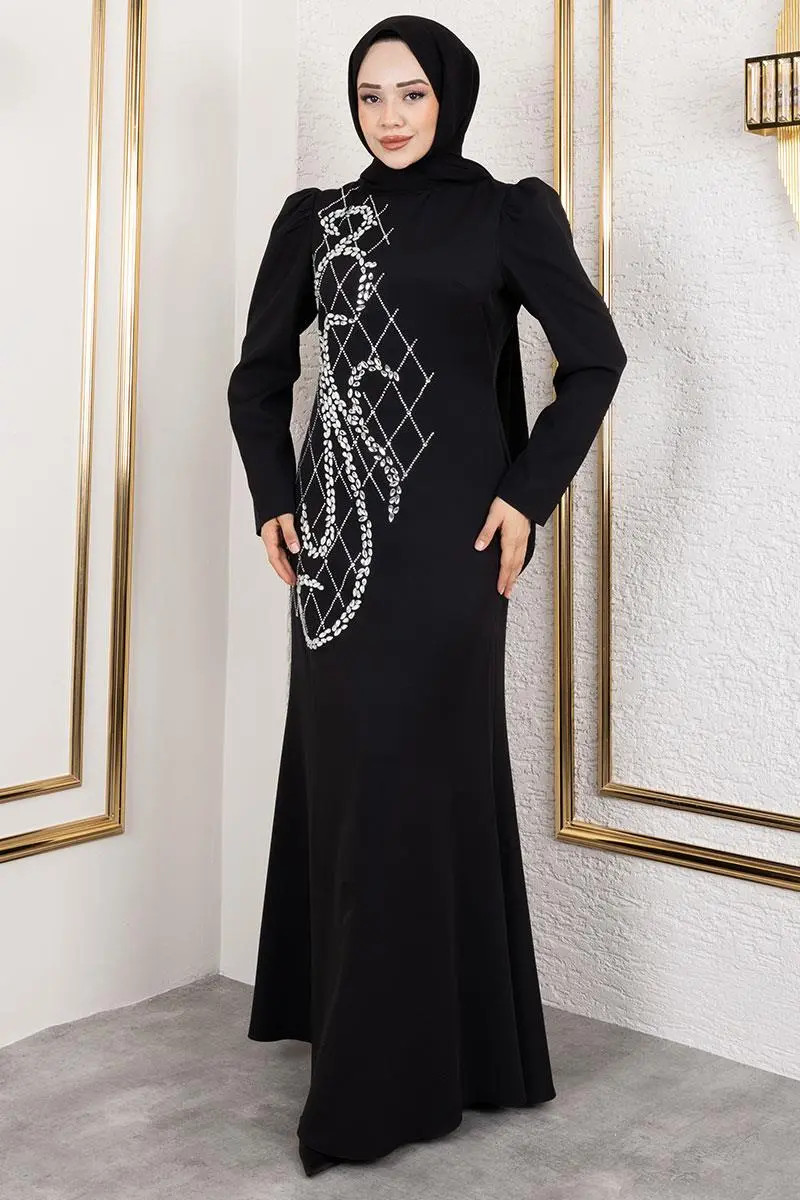Crepe Evening Dress With Stone Embroidery On The Front-detail