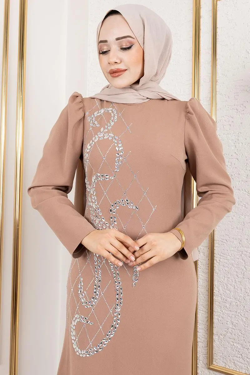 Crepe Evening Dress With Stone Embroidery On The Front-detail