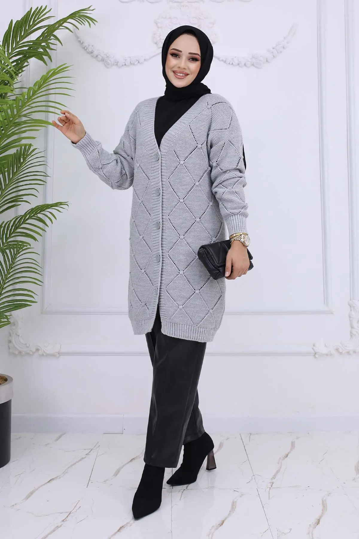 Diamond Patterned Cardigan-detail