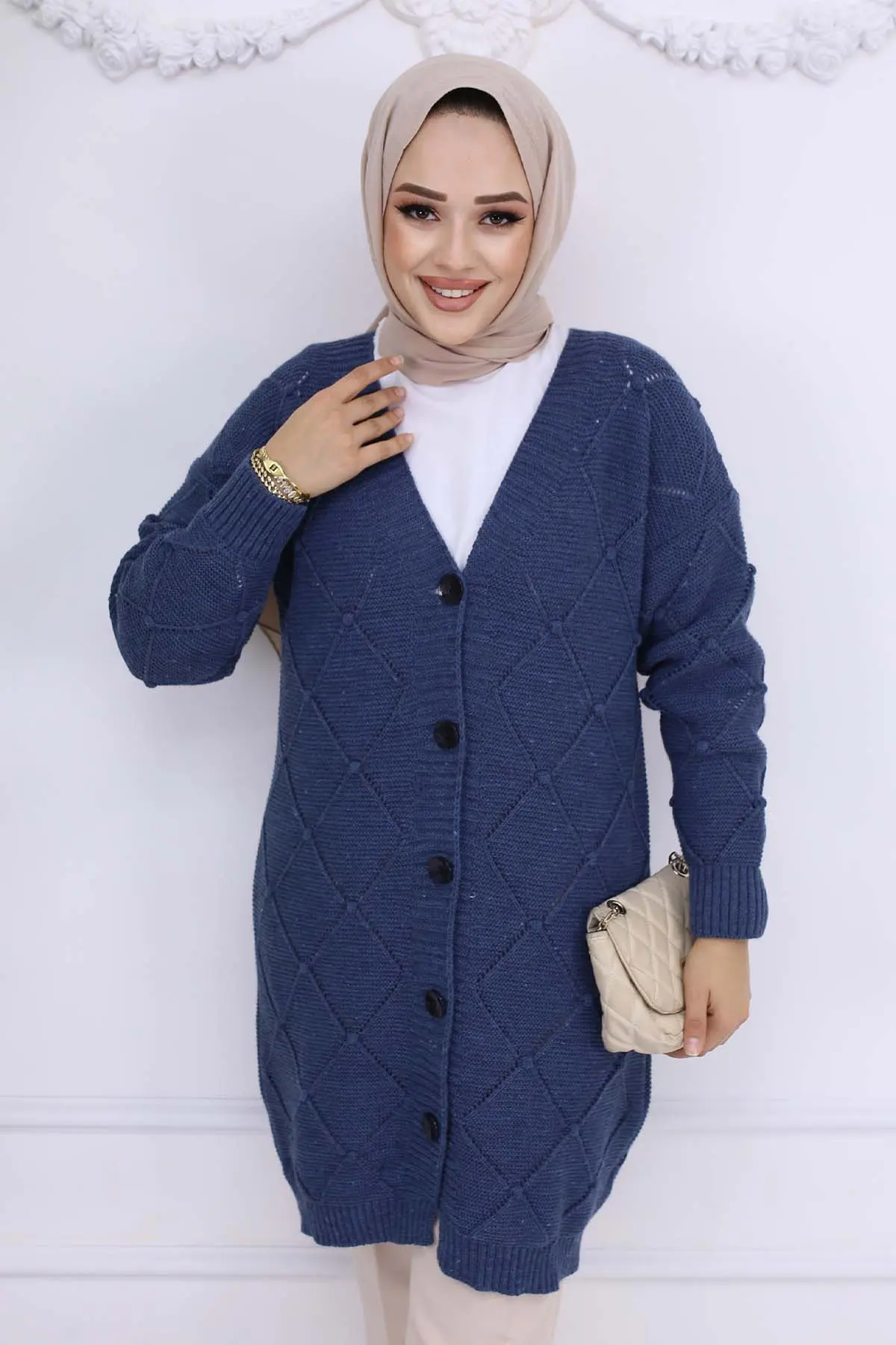 Diamond Patterned Cardigan-detail