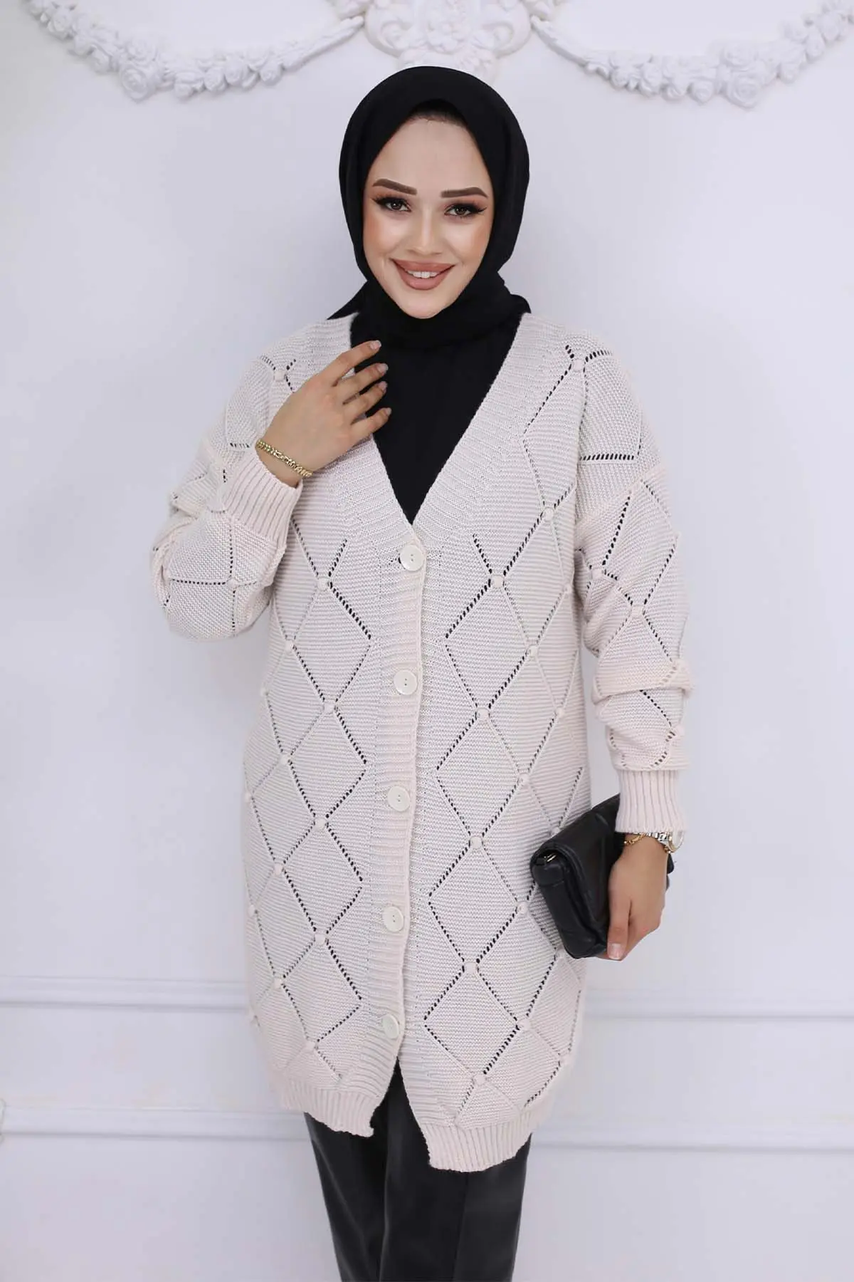 Diamond Patterned Cardigan-detail