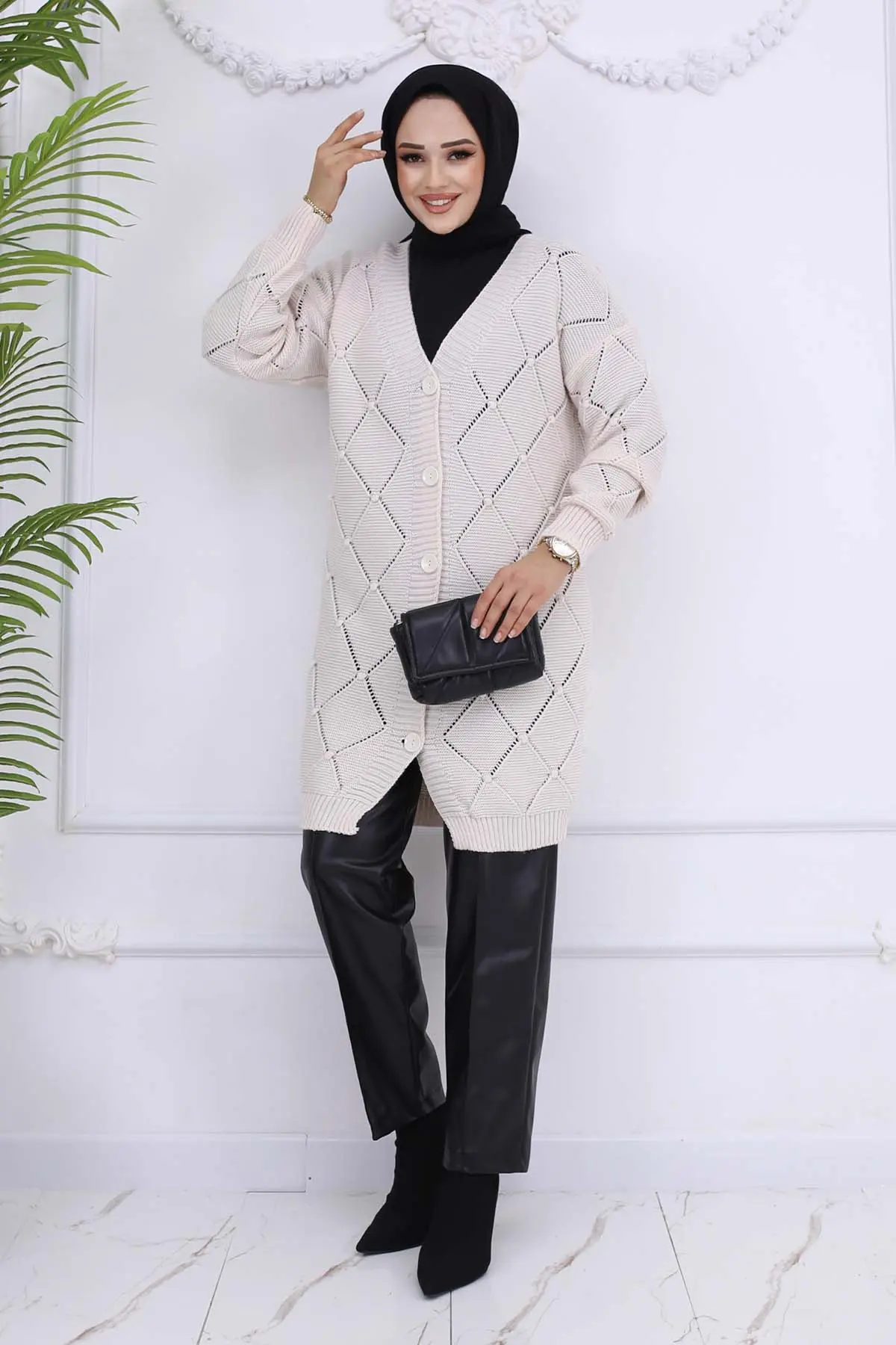 Diamond Patterned Cardigan-detail