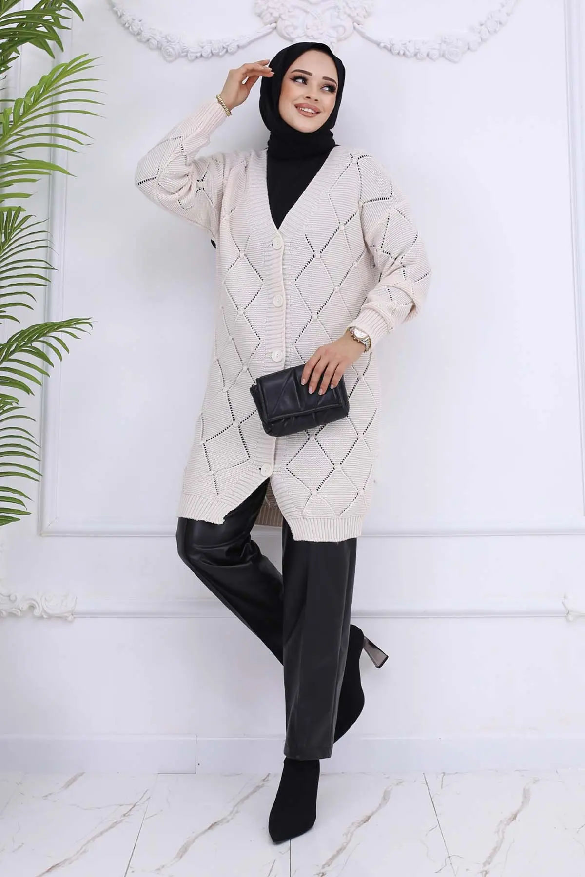 Diamond Patterned Cardigan-detail