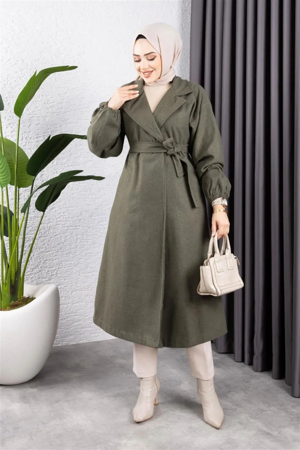 Double Breasted Collared Coat-detail