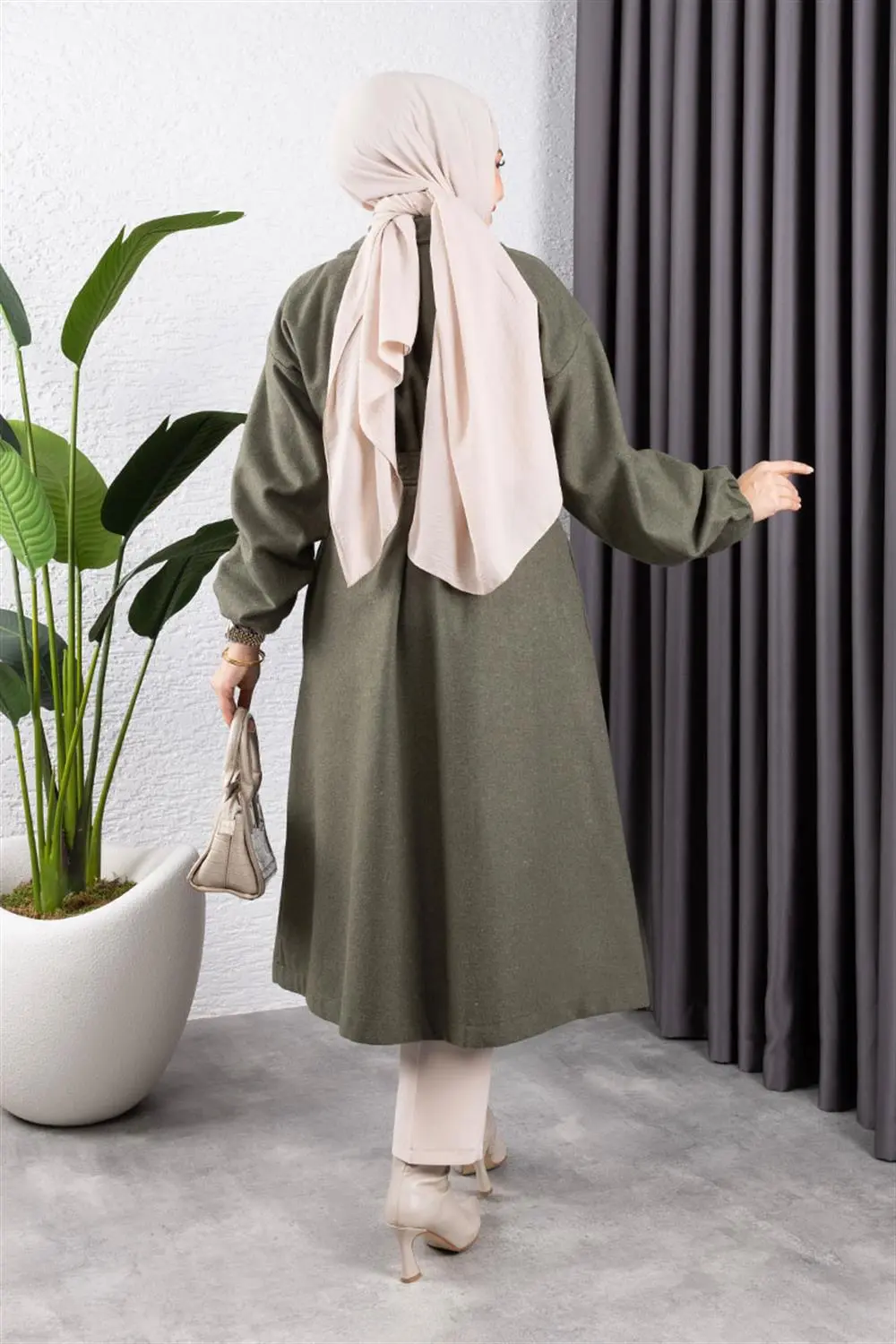 Double Breasted Collared Coat-detail