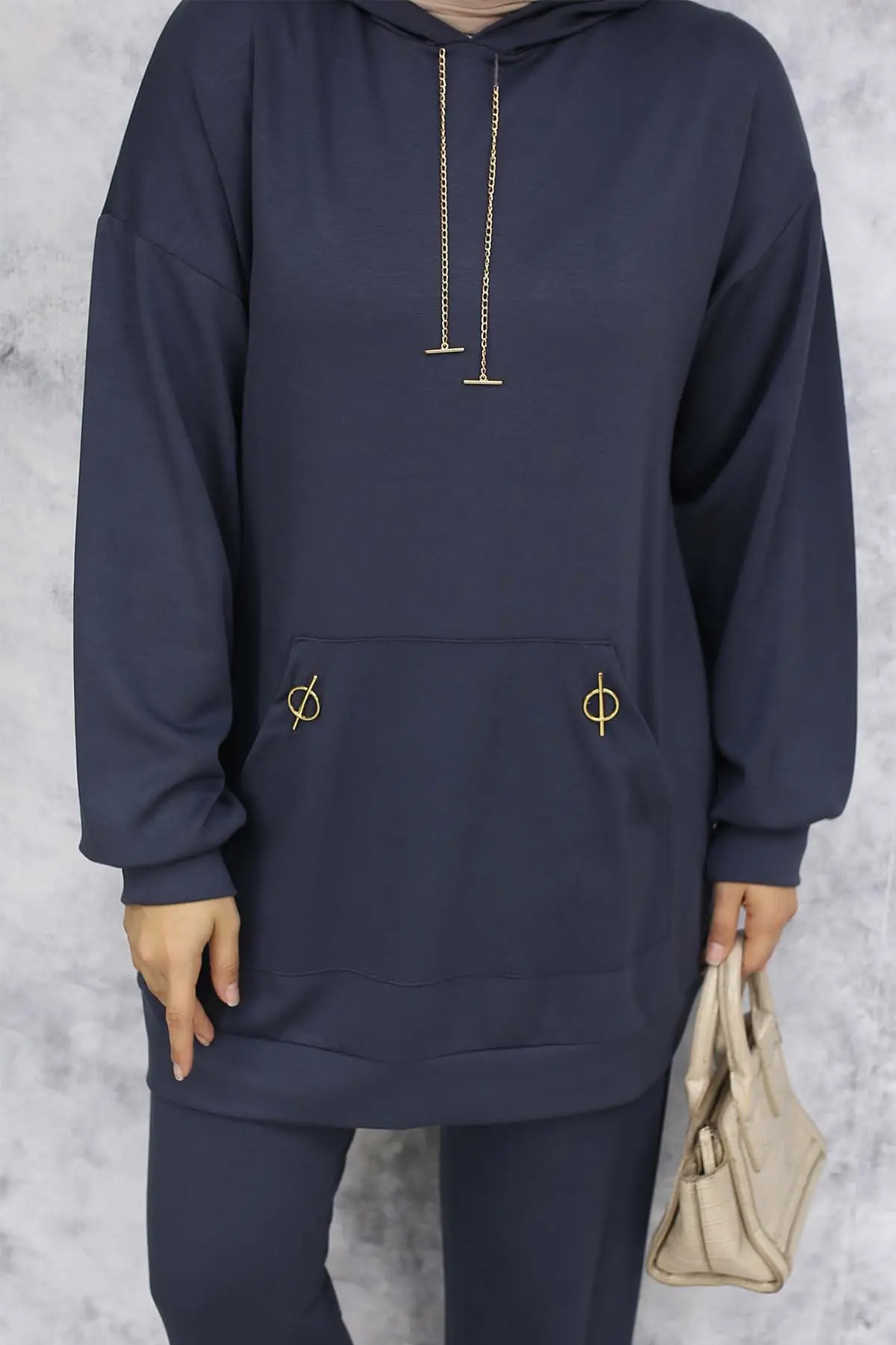 Double Set With Gold Accessories-detail