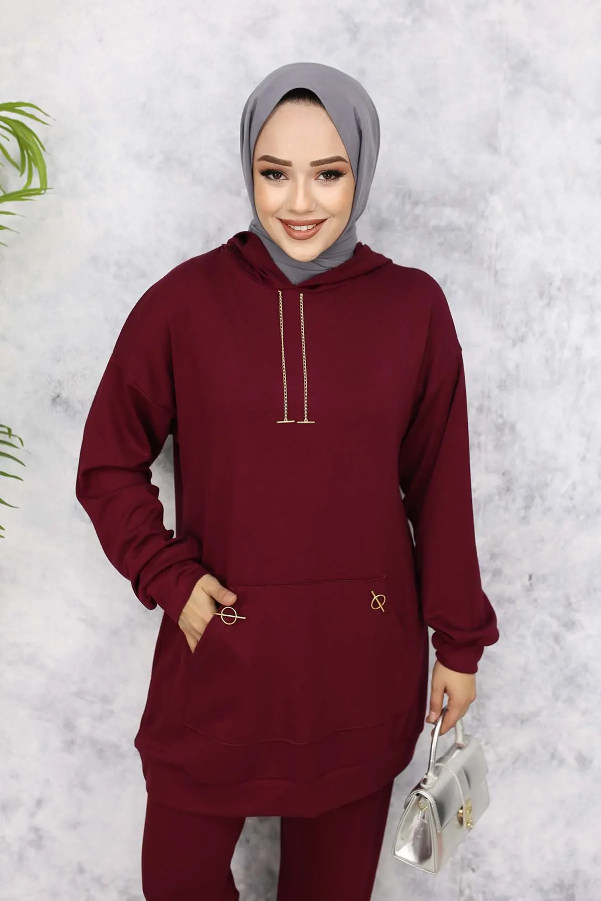 Double Set With Gold Accessories-detail