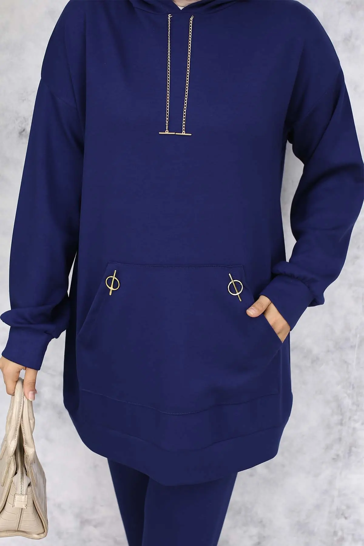 Double Set With Gold Accessories-detail