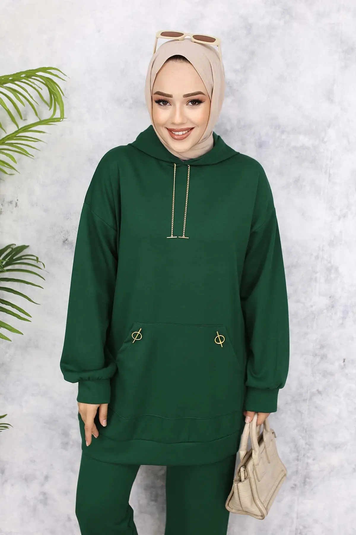 Double Set With Gold Accessories-detail